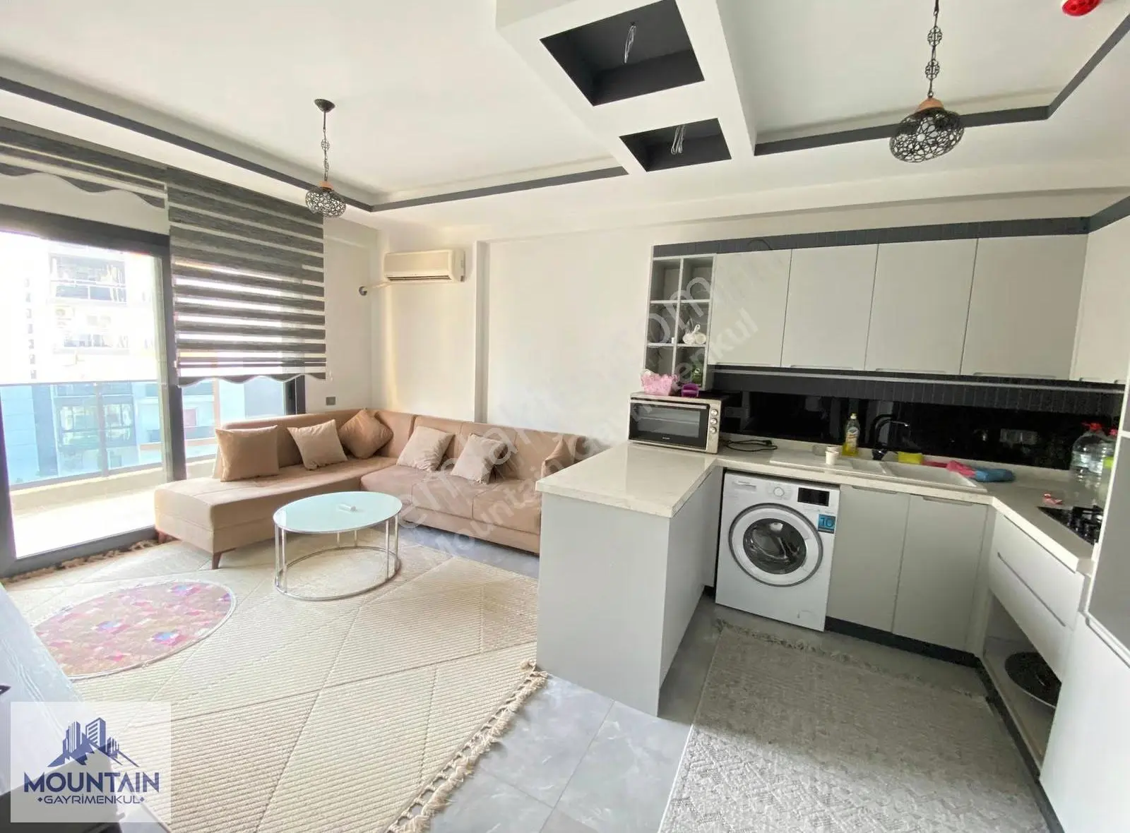 Tömük'te Deniz Manzaralı, Eşyalı, Lüks 1+1 Satılık Daire