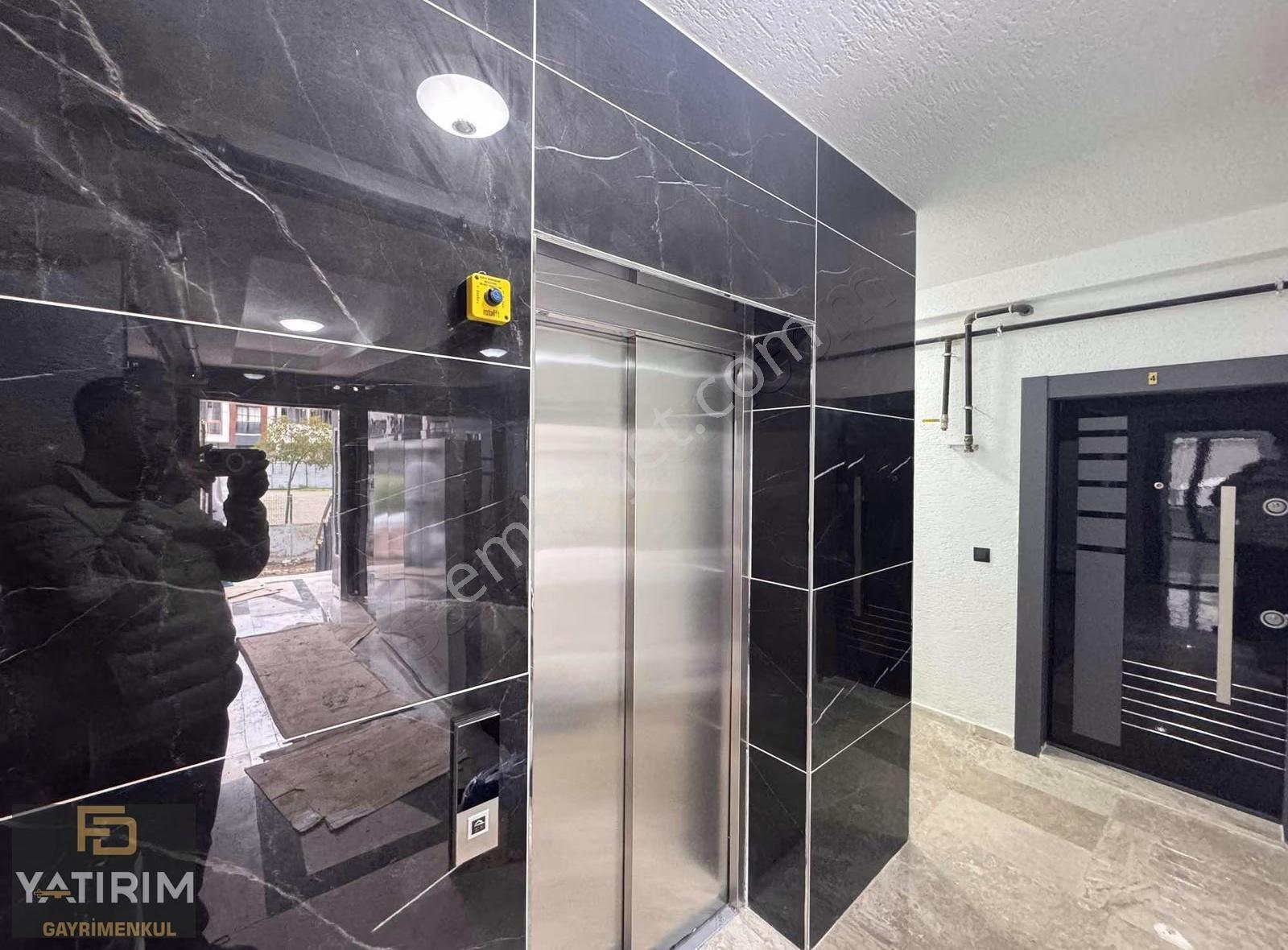 Hastane Yakını Asansörlü Deniz Manzaralı 3+1 120 M2 Ara Kat - Görsel 4