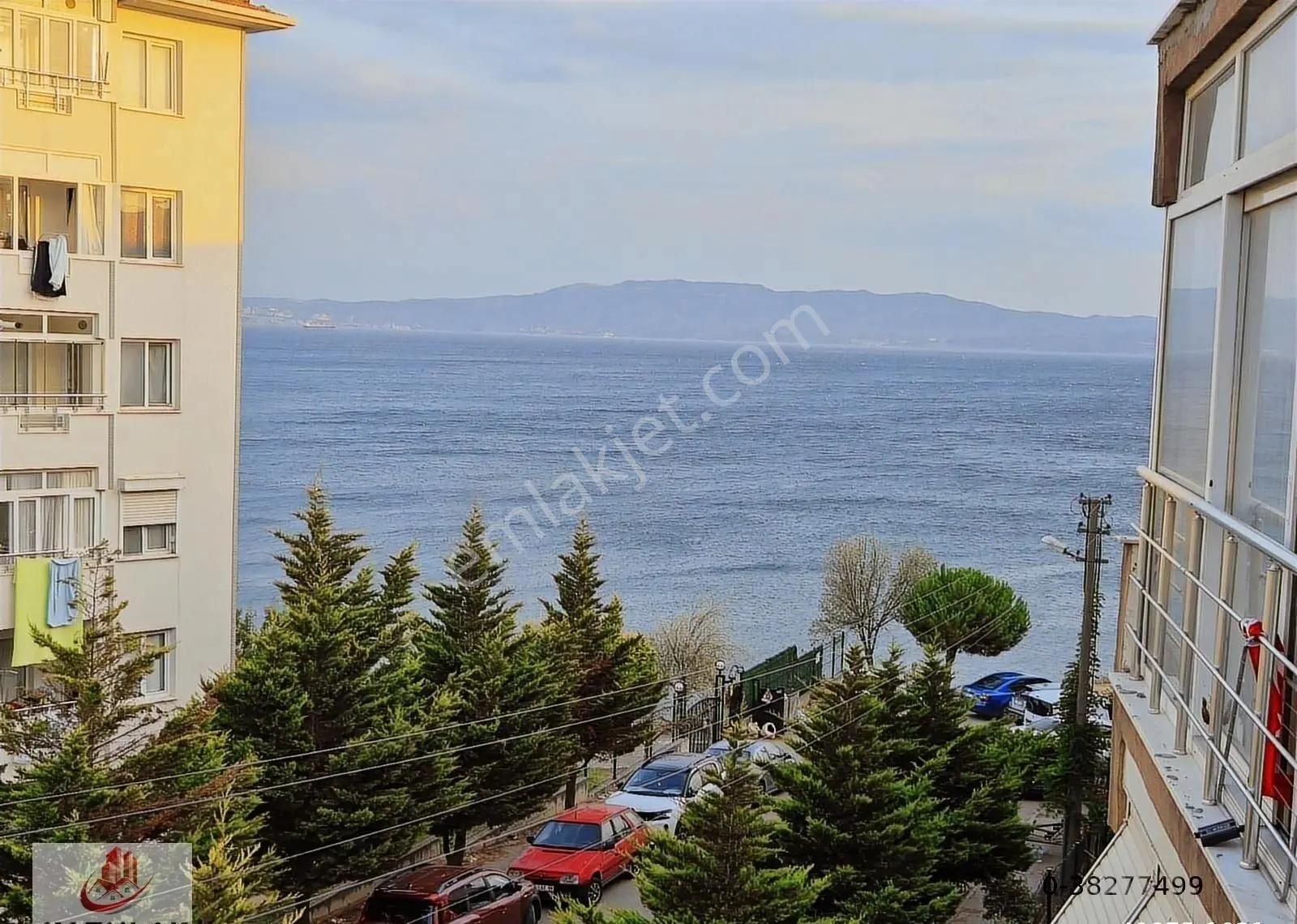 Ay Emlak'tan Armutlu Petek Sitesi İçinde 2+1 Deniz Gören Daire