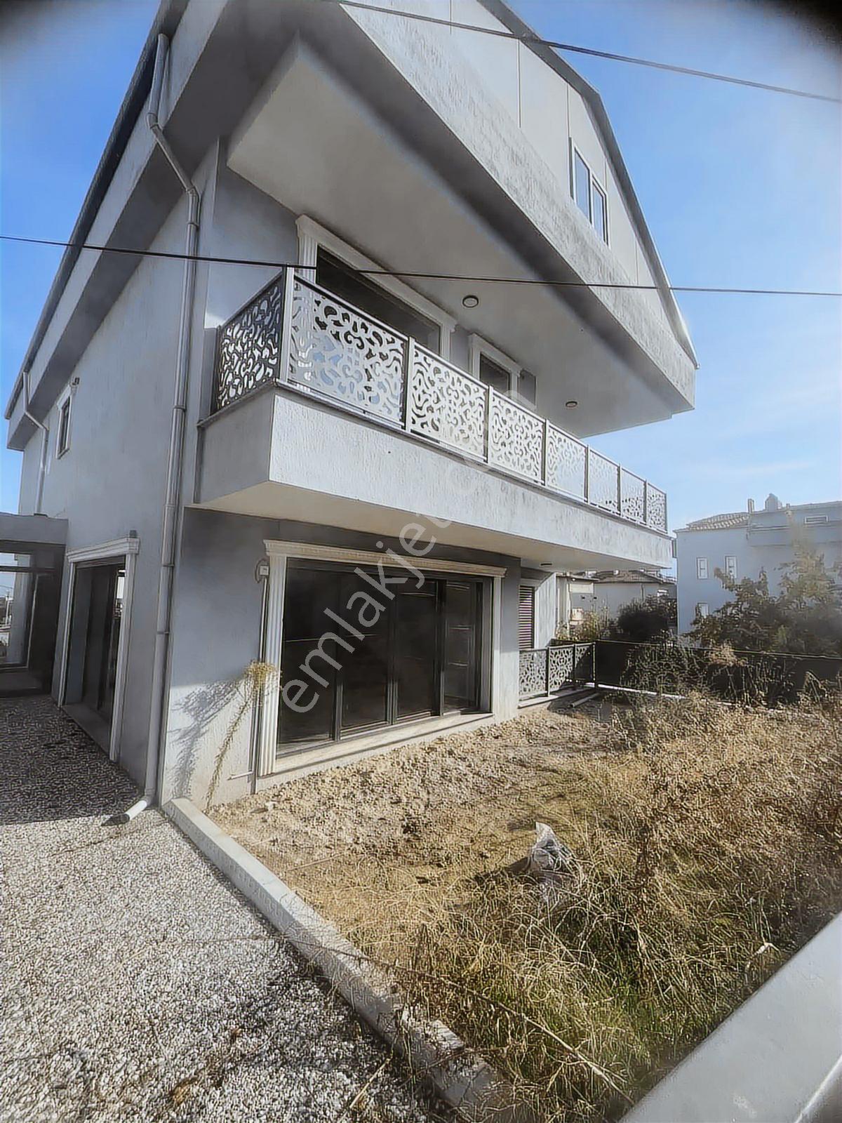 Atabey'den Bahçelievler'de Sıfır Satılık Villa Tekliflere Açık - Görsel 8
