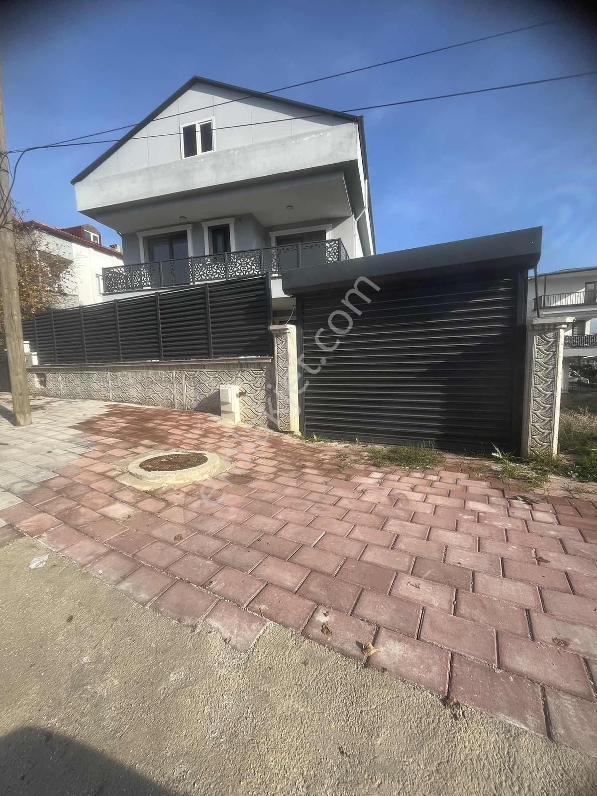 Atabey'den Bahçelievler'de Sıfır Satılık Villa Tekliflere Açık - Görsel 2