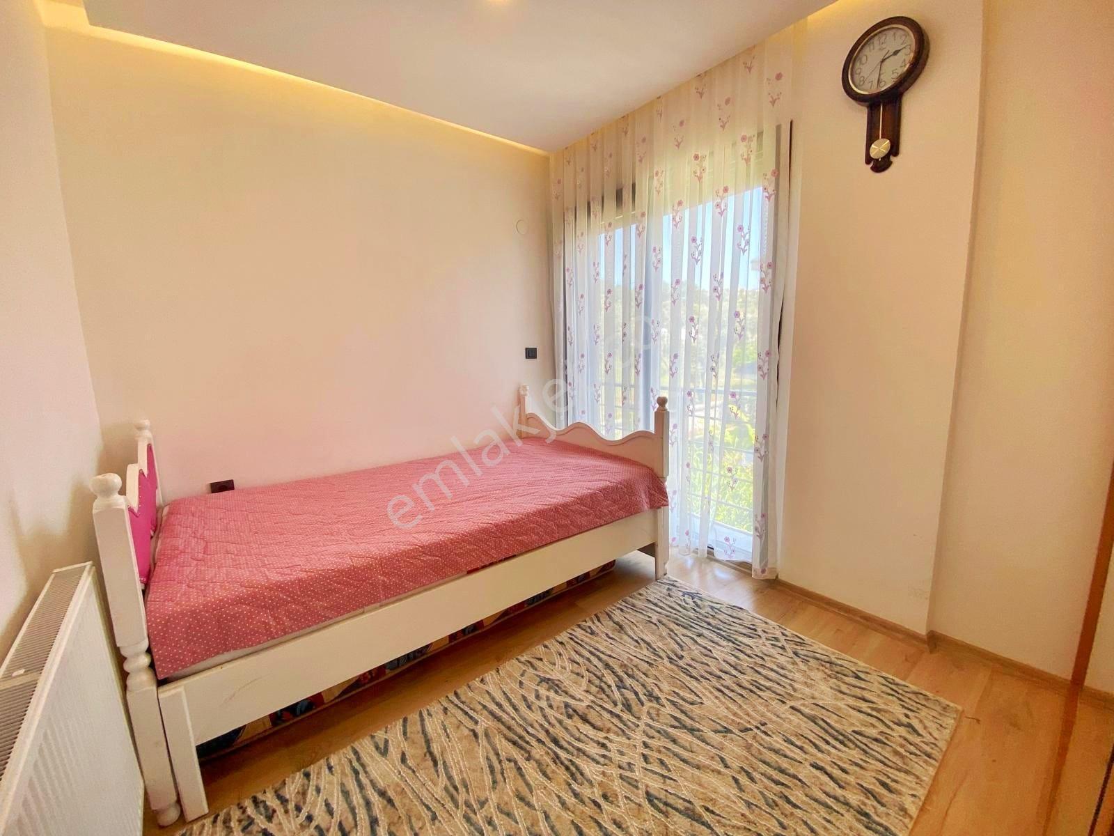 Kuşadası Yavansu'da Eşyalı Köşe Konum Bahçeli 3+1 Villa - Görsel 10