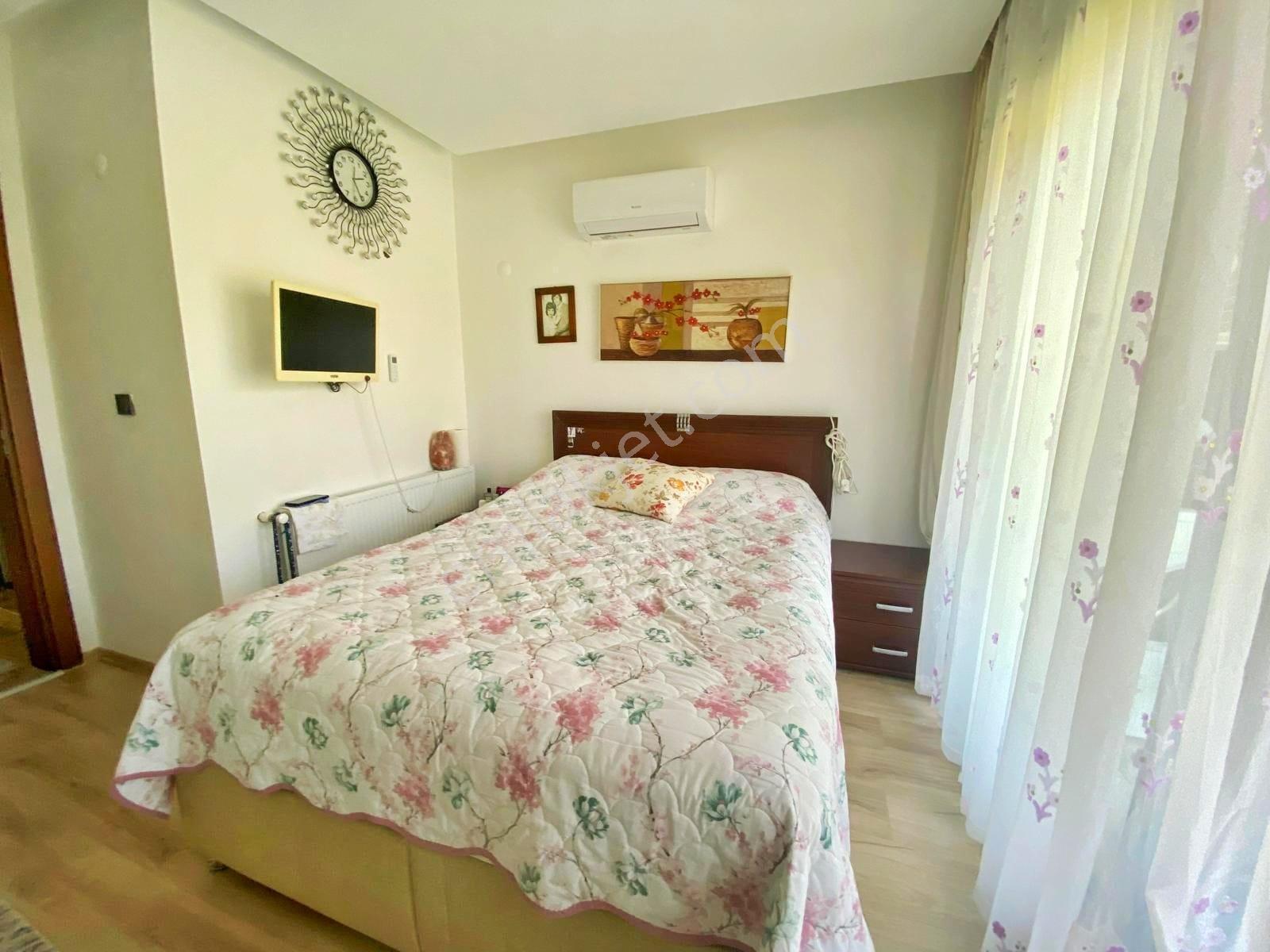 Kuşadası Yavansu'da Eşyalı Köşe Konum Bahçeli 3+1 Villa - Görsel 6