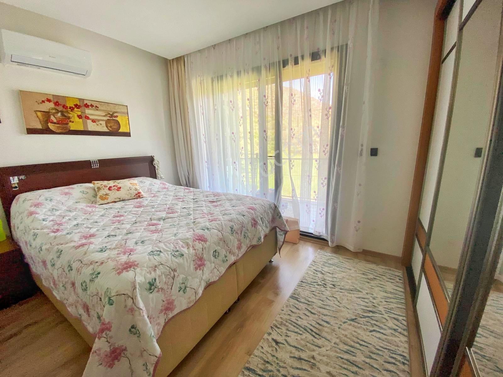 Kuşadası Yavansu'da Eşyalı Köşe Konum Bahçeli 3+1 Villa - Görsel 20
