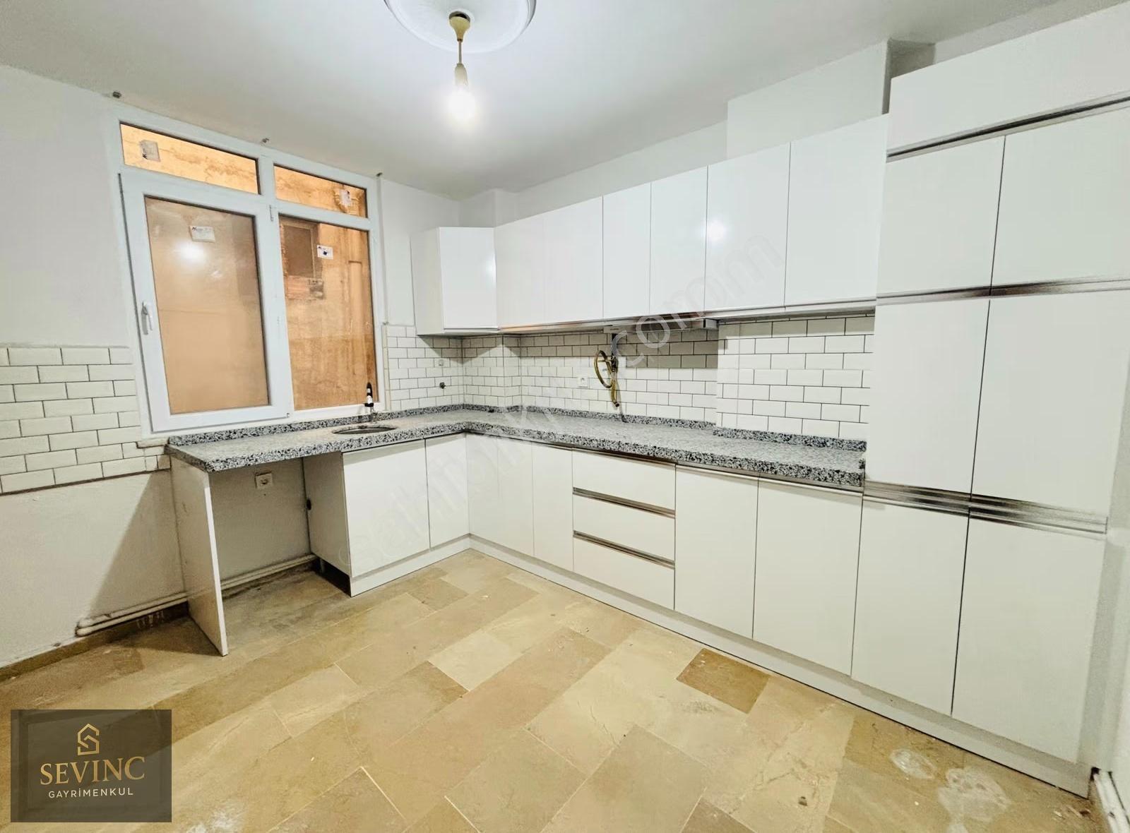 Sevinç'ten Hacıyusuf'ta Sahile 3 Dk Ara Kat Kiralık 3+1 Daire - Görsel 2