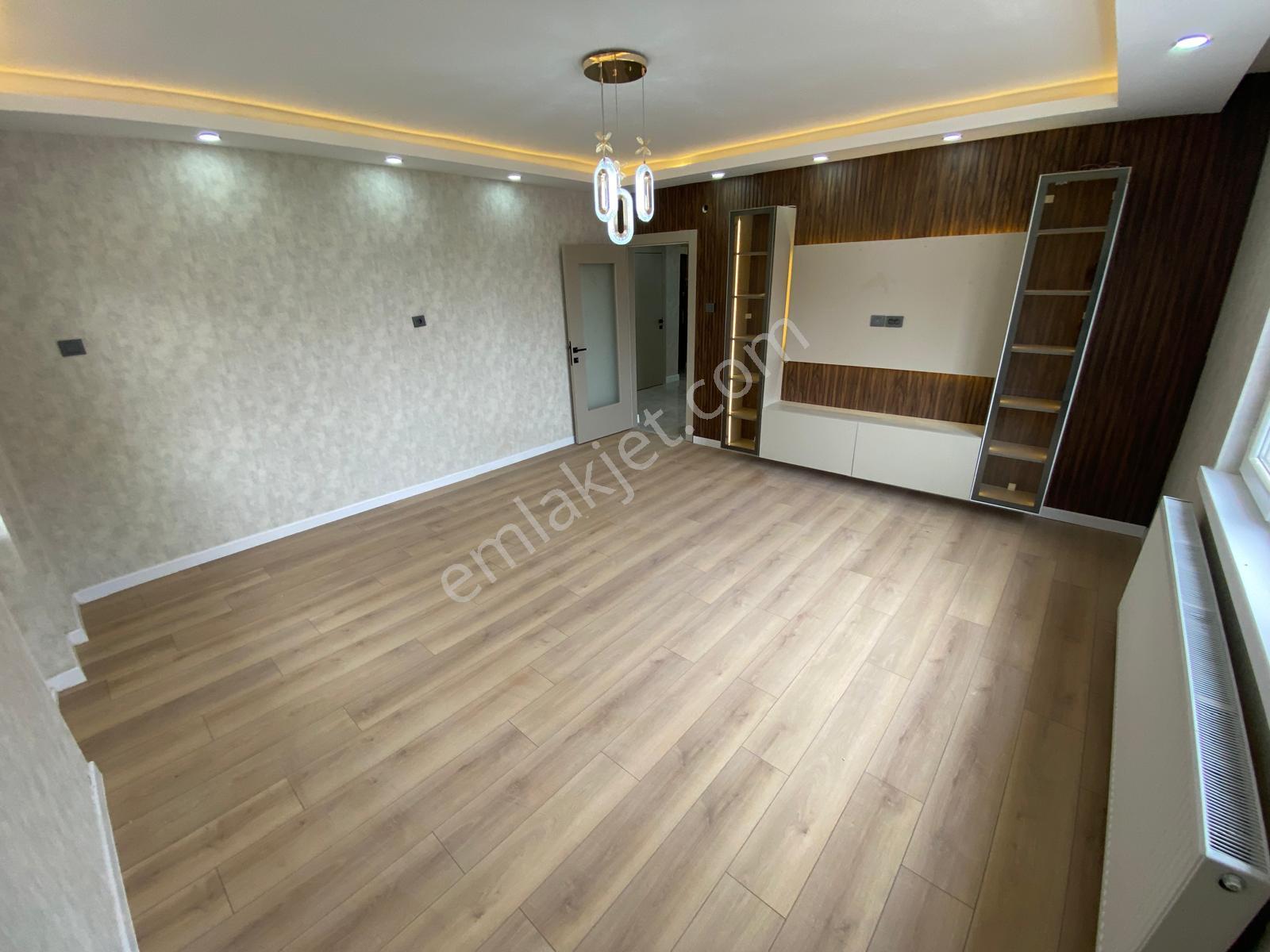 Selçuklu Mah. Ara Katta Salon Bağımsız Yapılı Satılık Daire - Görsel 3