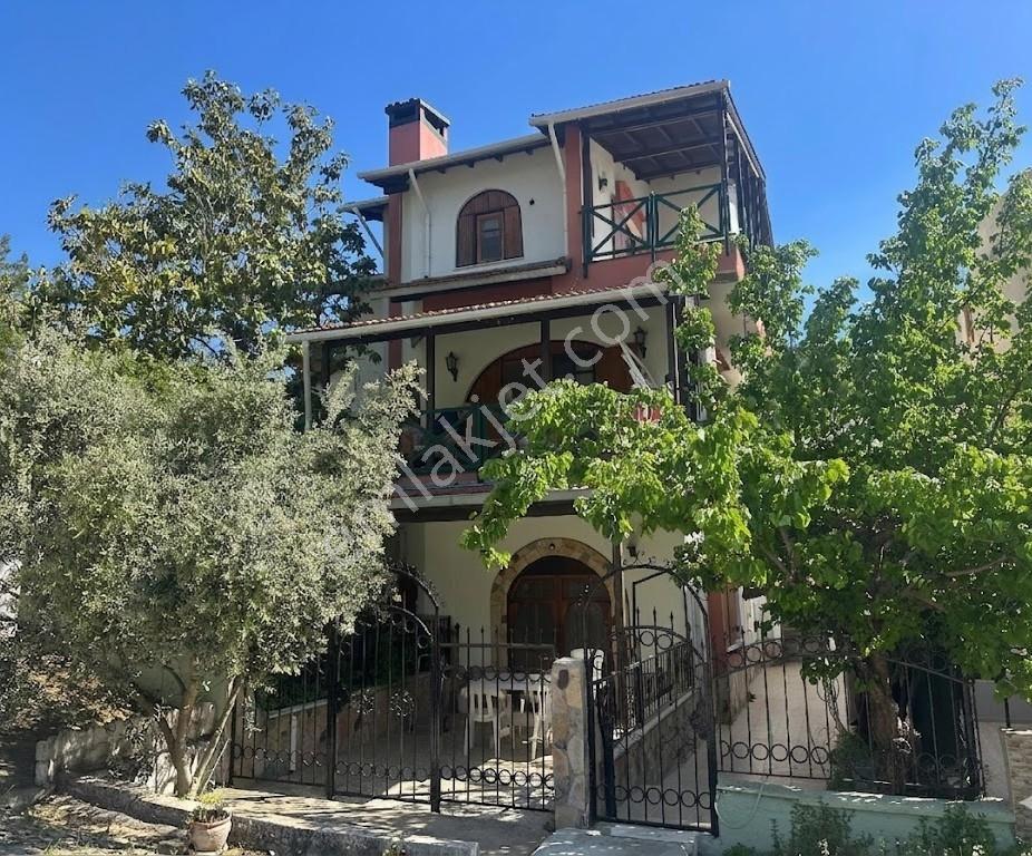 İzmir Menderes Özdere Çukuraltı Özel Mimari Satılık Villa