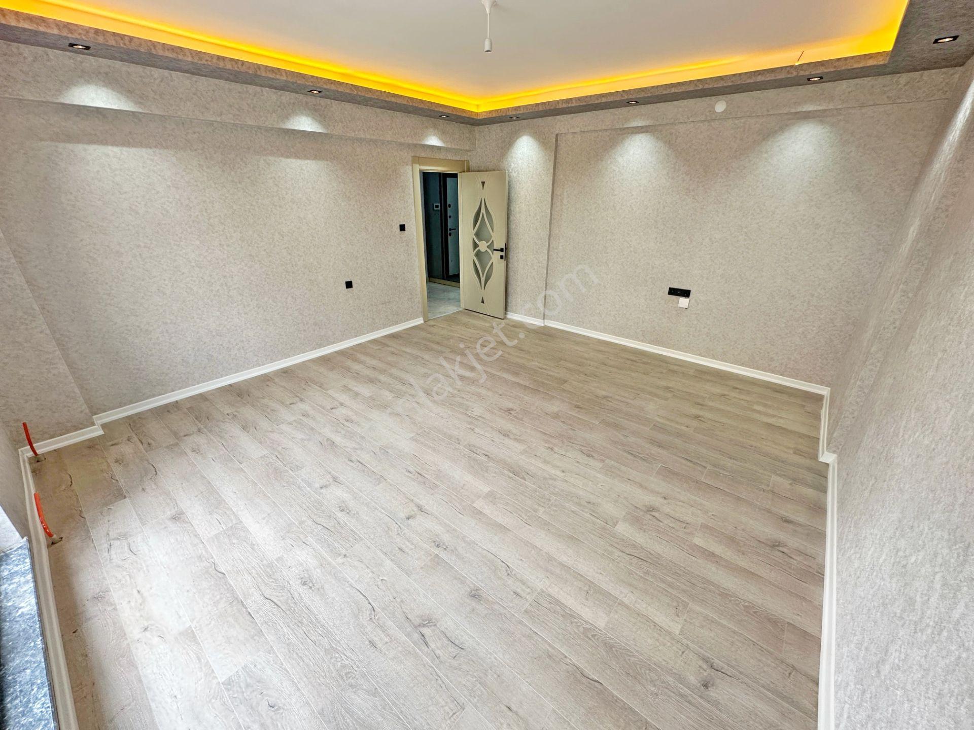 Keçiörern'de Emsali Olmayan Sıfır Geniş Full Yapılı Daire - Görsel 15