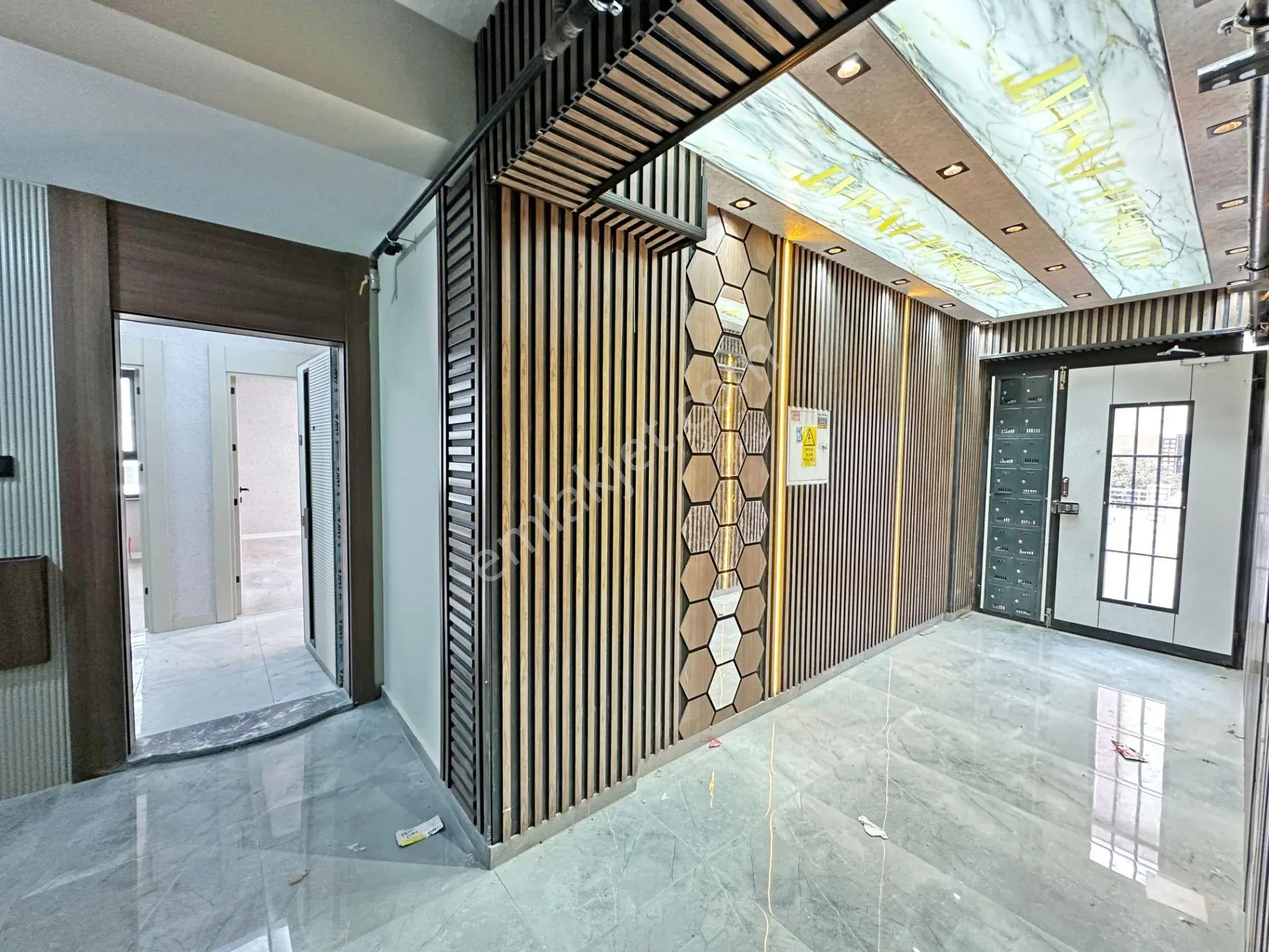 Keçiörern'de Emsali Olmayan Sıfır Geniş Full Yapılı Daire - Görsel 4