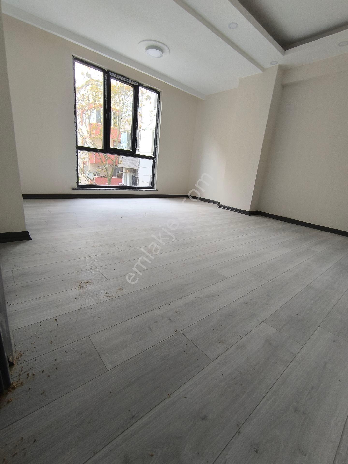 Re/max Land'den Çerkezköy Tepe Yolu Üzerinde 2+1 - Görsel 9
