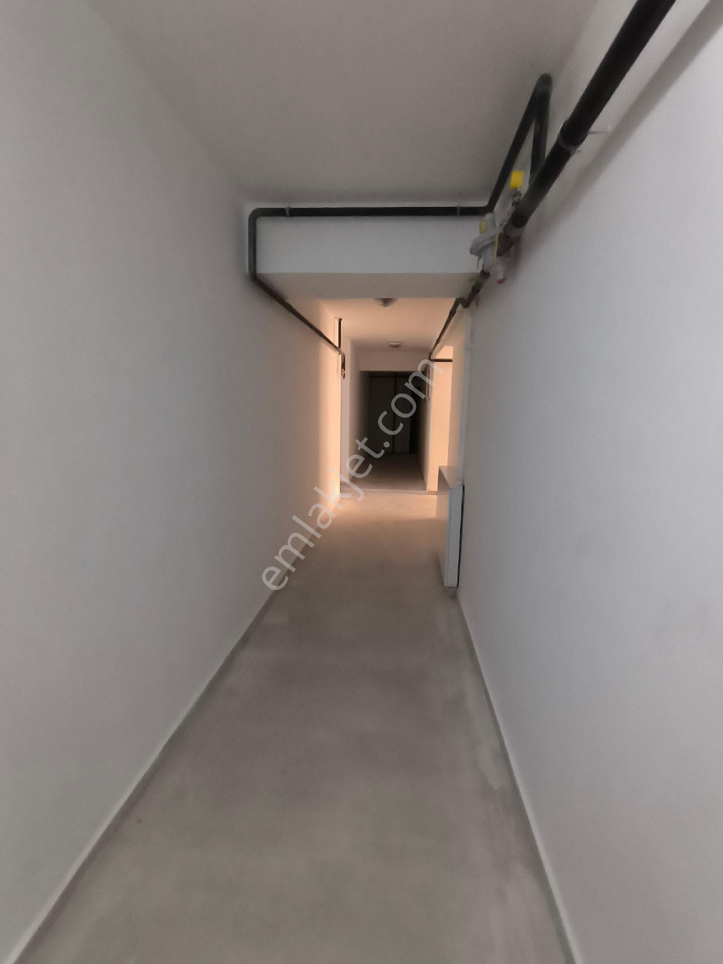 Re/max Land'den Çerkezköy Tepe Yolu Üzerinde 2+1 - Görsel 4