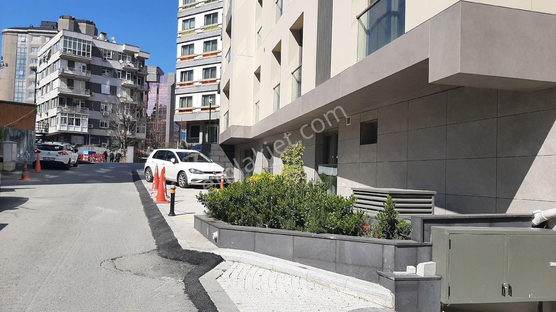 Sahibinden Gayrettepe | 25 Projesinde 2+1 Sıfır Bahçe Katı - Görsel 17