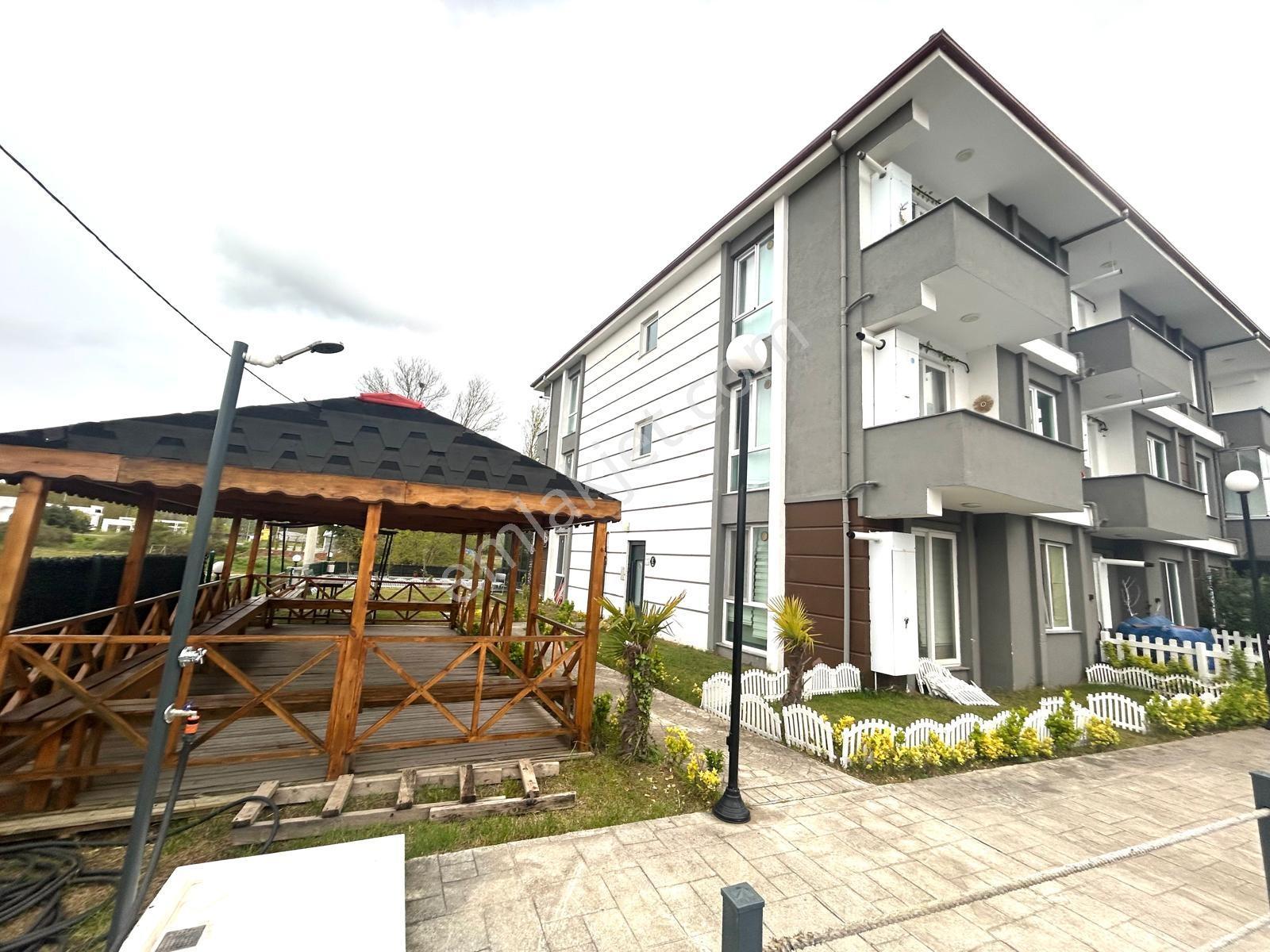Kocaali Havuzlu Sitede, Güvenlikli, Full Eşyalı Satılık Daire - Görsel 3