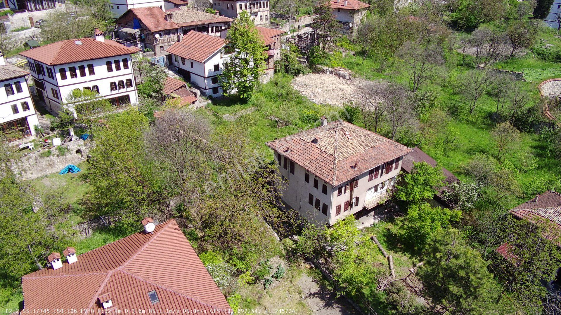 Wisrem Safranboludan Eskiçarşıda 3 Katlı Bahçeli Konak Ve Arsası - Görsel 13