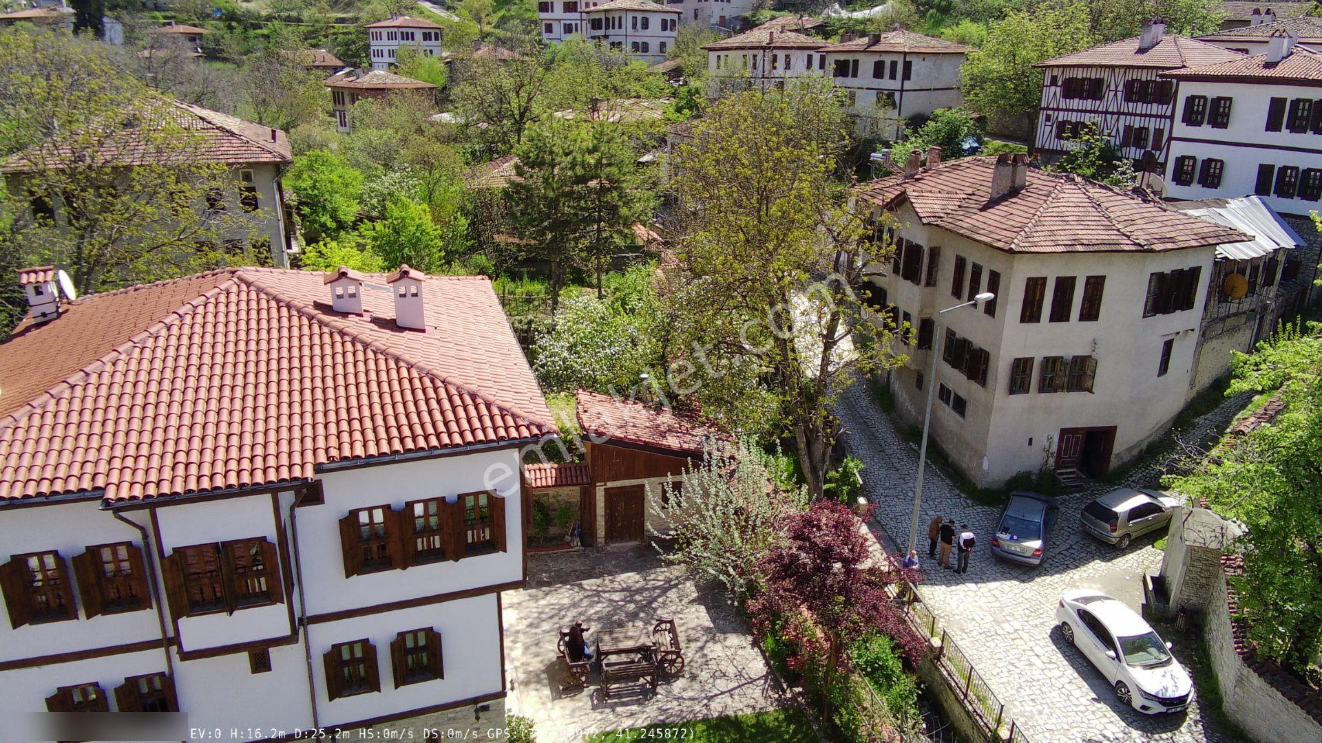 Wisrem Safranboludan Eskiçarşıda 3 Katlı Bahçeli Konak Ve Arsası - Görsel 2