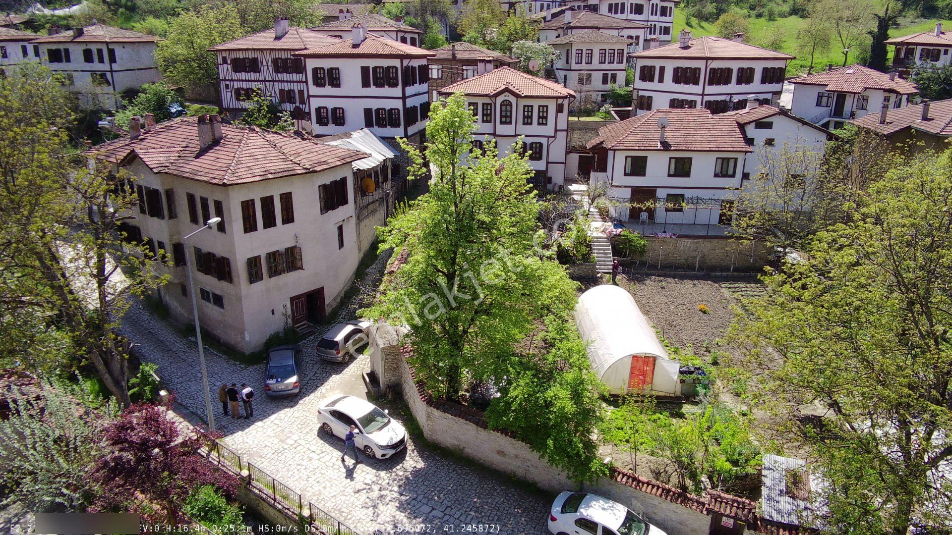 Wisrem Safranboludan Eskiçarşıda 3 Katlı Bahçeli Konak Ve Arsası - Görsel 3