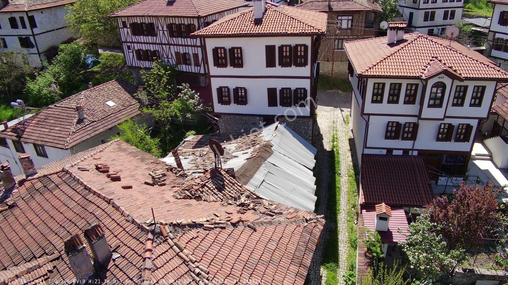 Wisrem Safranboludan Eskiçarşıda 3 Katlı Bahçeli Konak Ve Arsası - Görsel 12