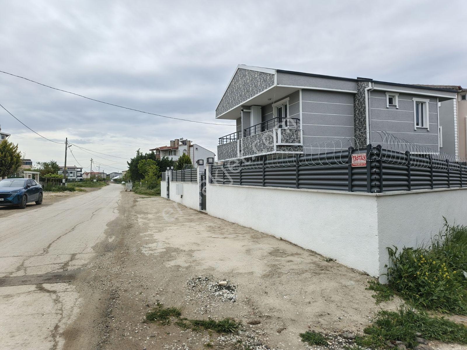 Saka Gayrimenkulden İskanlı Sıfır 2+1 Villa Cadde Cepheli - Görsel 3