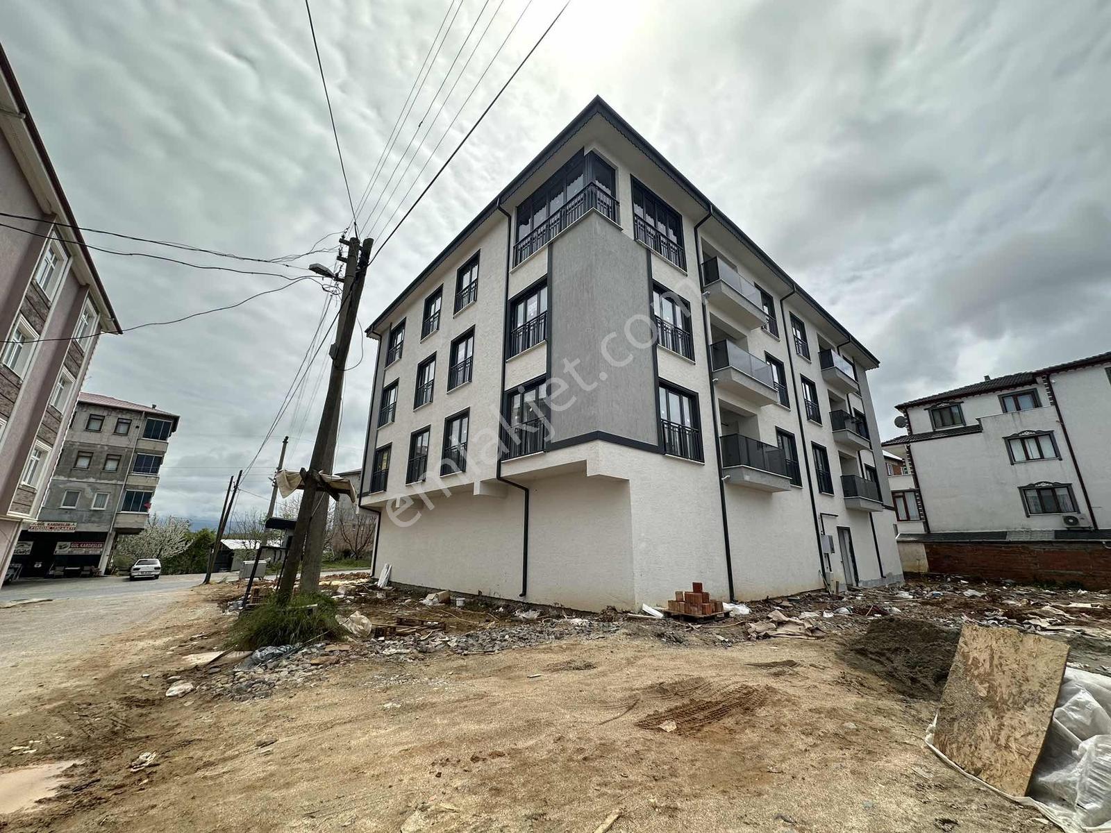 Kocaalide Çarşı Merkeze Yakın Deniz Manzaralı Kiralık 2+1 Daire - Görsel 2