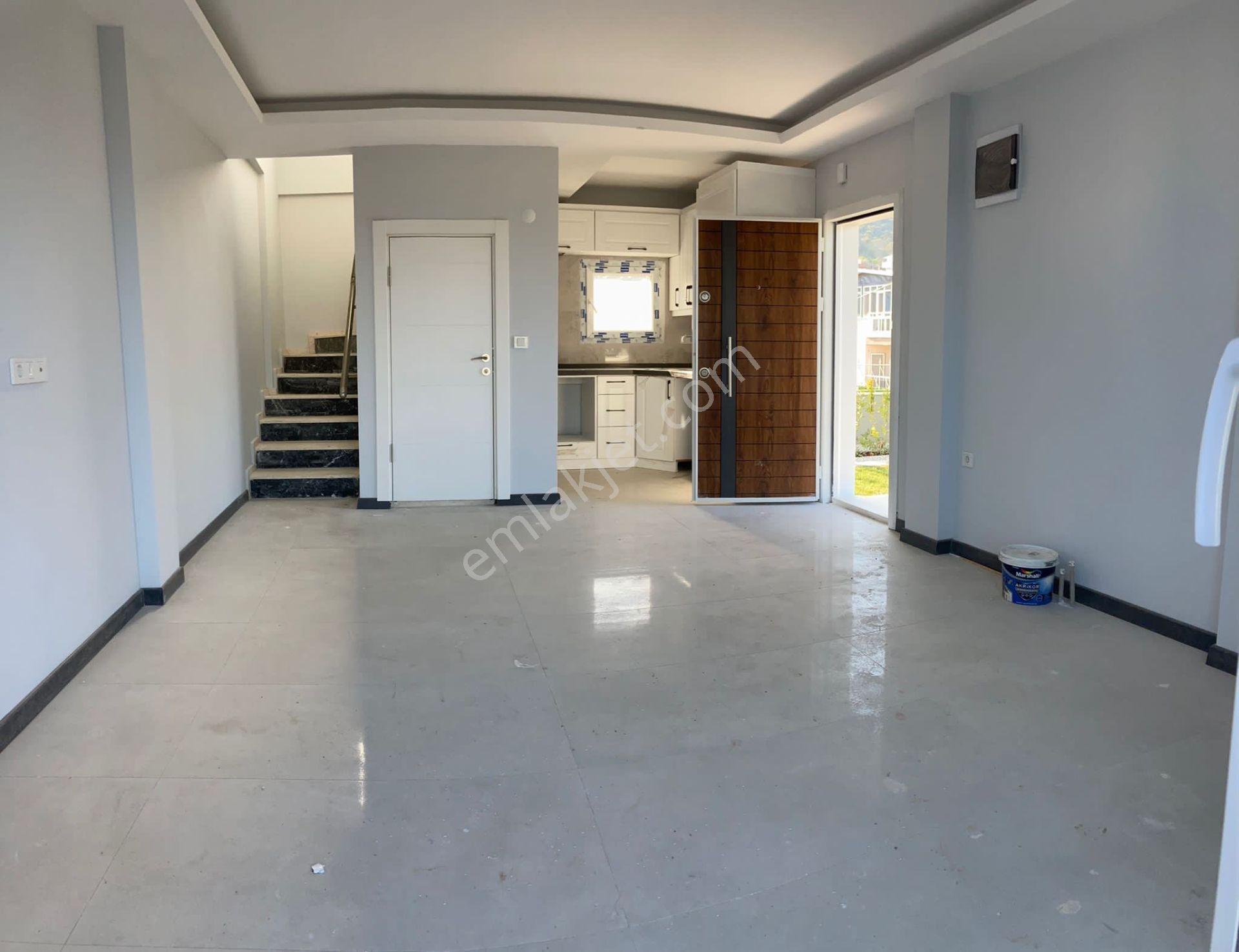 Seferihisar Doğanbeyde Satılık 2+1 Deniz Manzaralı Bahçeli Villa - Görsel 18