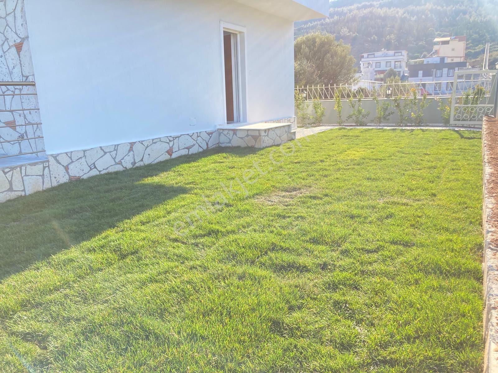 Seferihisar Doğanbeyde Satılık 2+1 Deniz Manzaralı Bahçeli Villa - Görsel 5