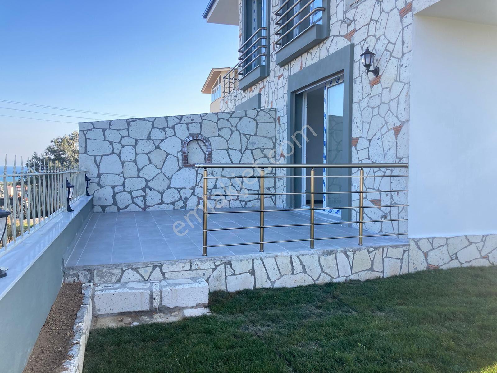 Seferihisar Doğanbeyde Satılık 2+1 Deniz Manzaralı Bahçeli Villa - Görsel 8