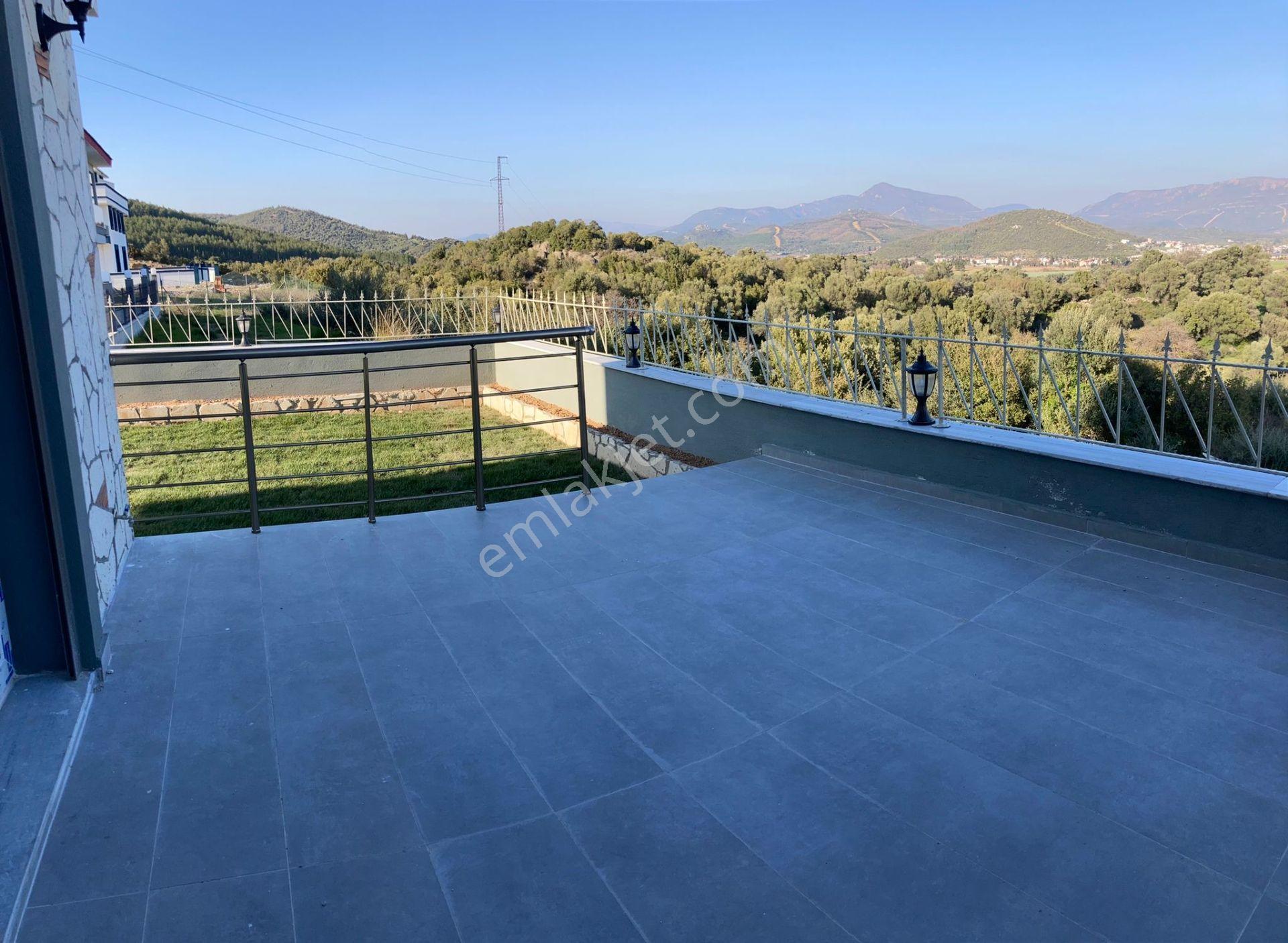 Seferihisar Doğanbeyde Satılık 2+1 Deniz Manzaralı Bahçeli Villa - Görsel 9