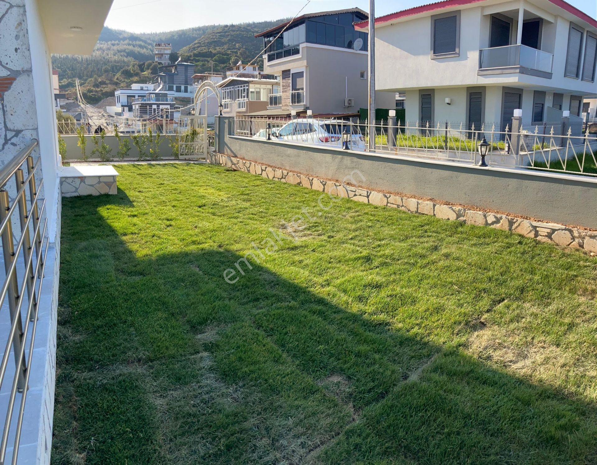 Seferihisar Doğanbeyde Satılık 2+1 Deniz Manzaralı Bahçeli Villa - Görsel 12