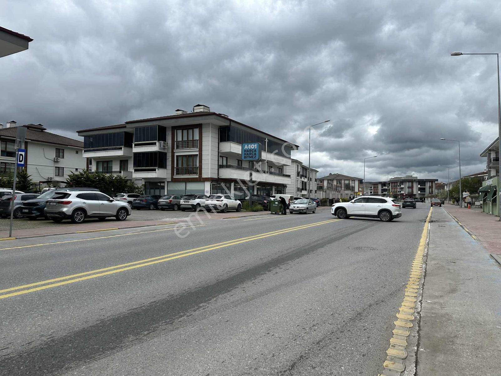 Sakarya / Serdivan Yazlık Mahallesinde Satılık Geniş 3+1 Daire - Görsel 18