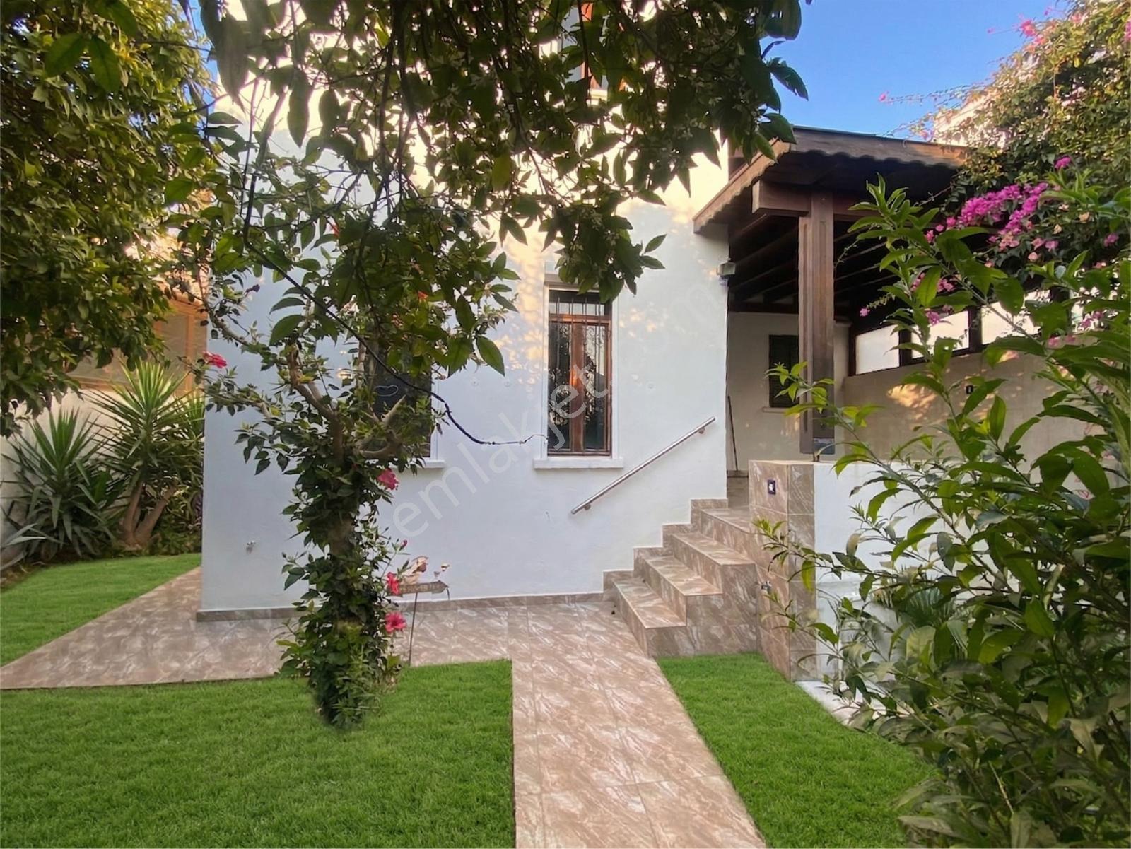 Bodrum Kadıkalesi Özel Plajlı 5+1 Müstakil Bahçeli Villa