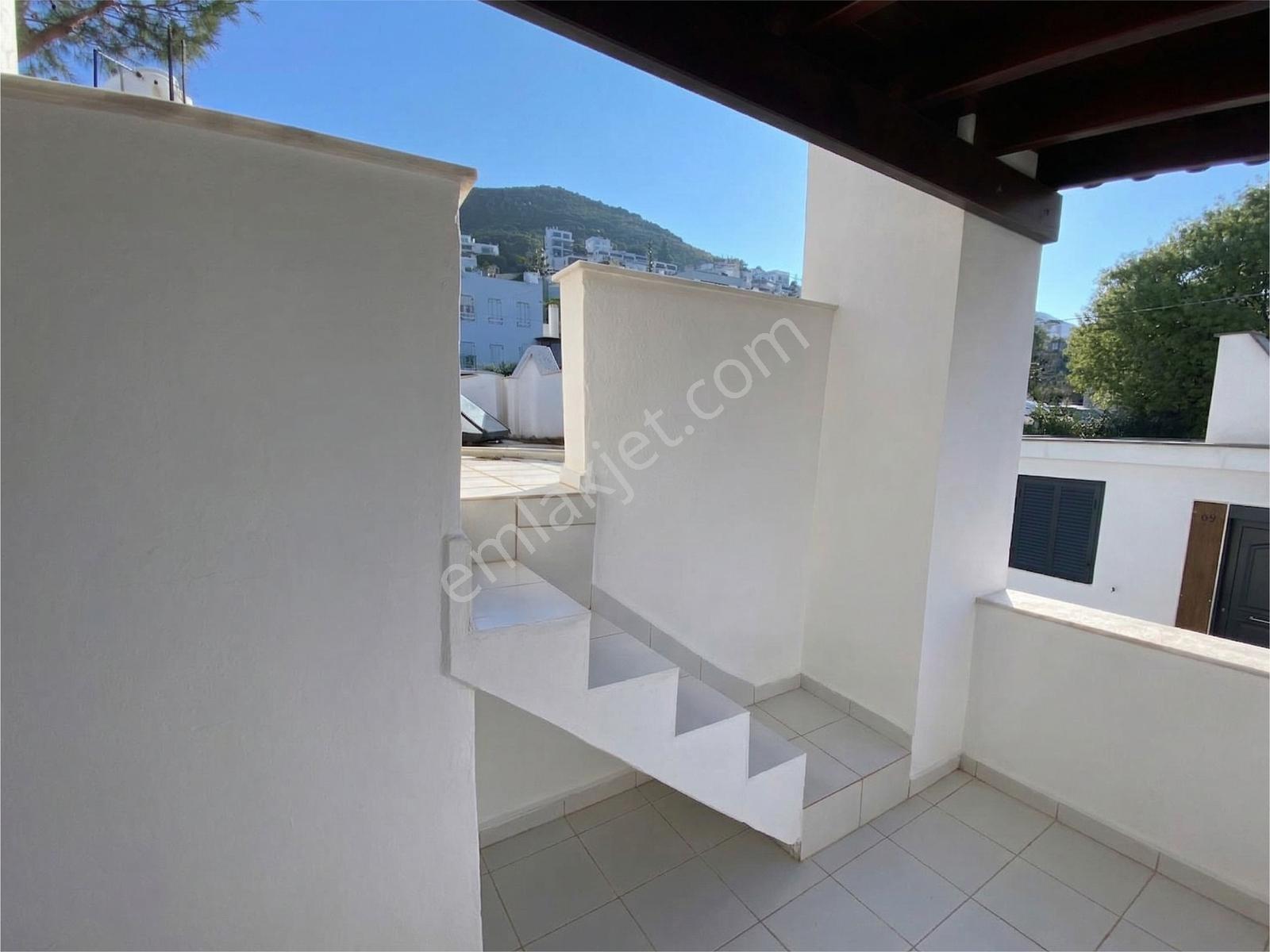 Bodrum Kadıkalesi Özel Plajlı 5+1 Müstakil Bahçeli Villa - Görsel 35