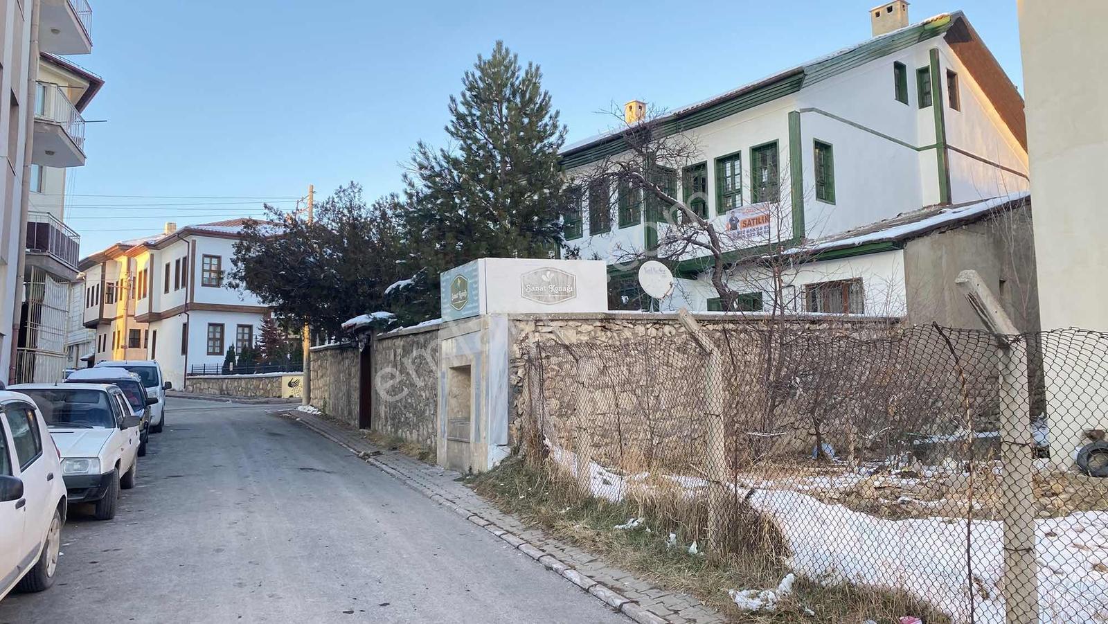 Sivas Ozan Emlak'tan Sivas Kent Merkezinde Satılık Tarihi Konak - Görsel 13