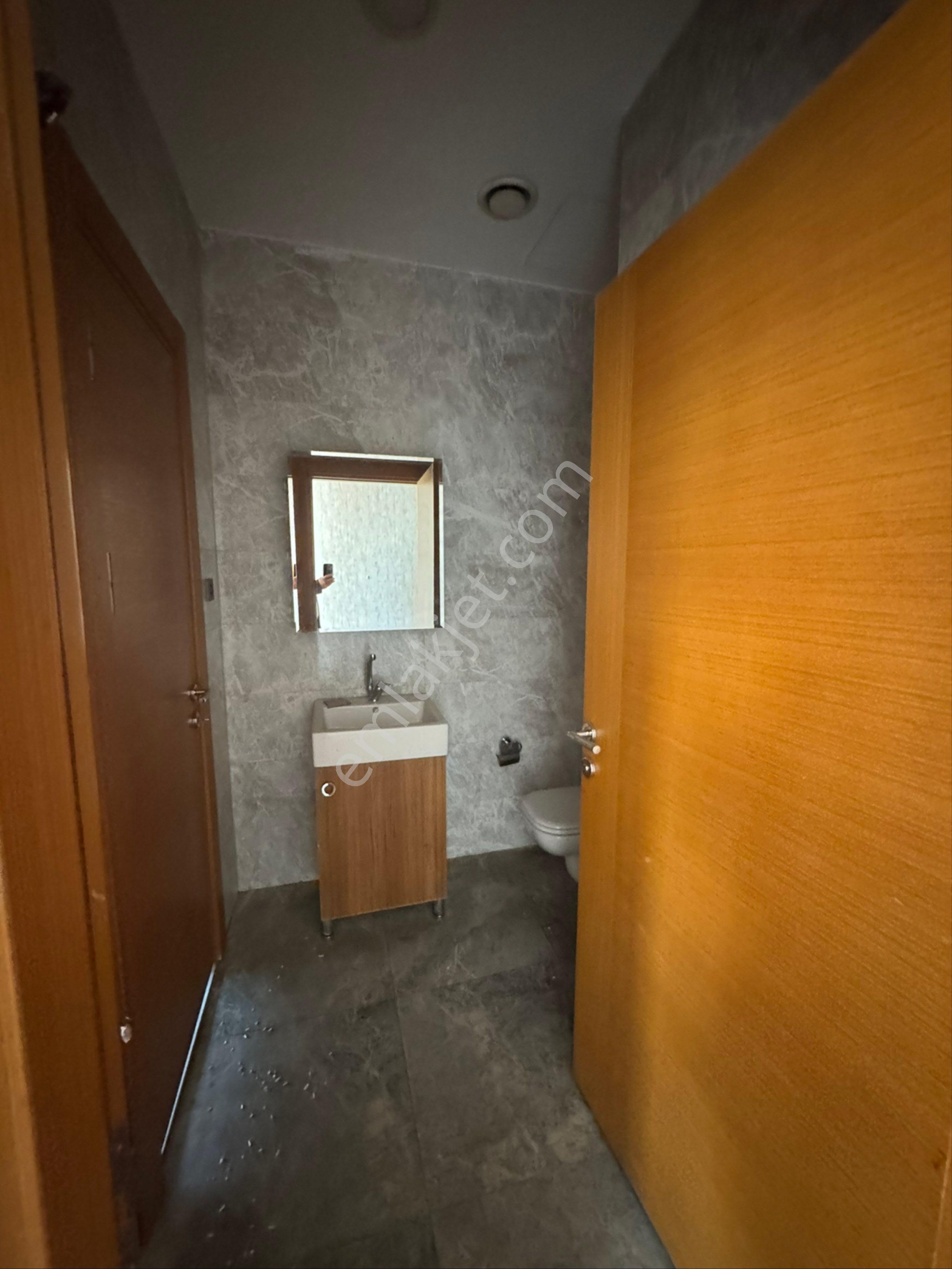 E 5 Komşu Plaza İçinde Kiralık Ofisler - Görsel 7