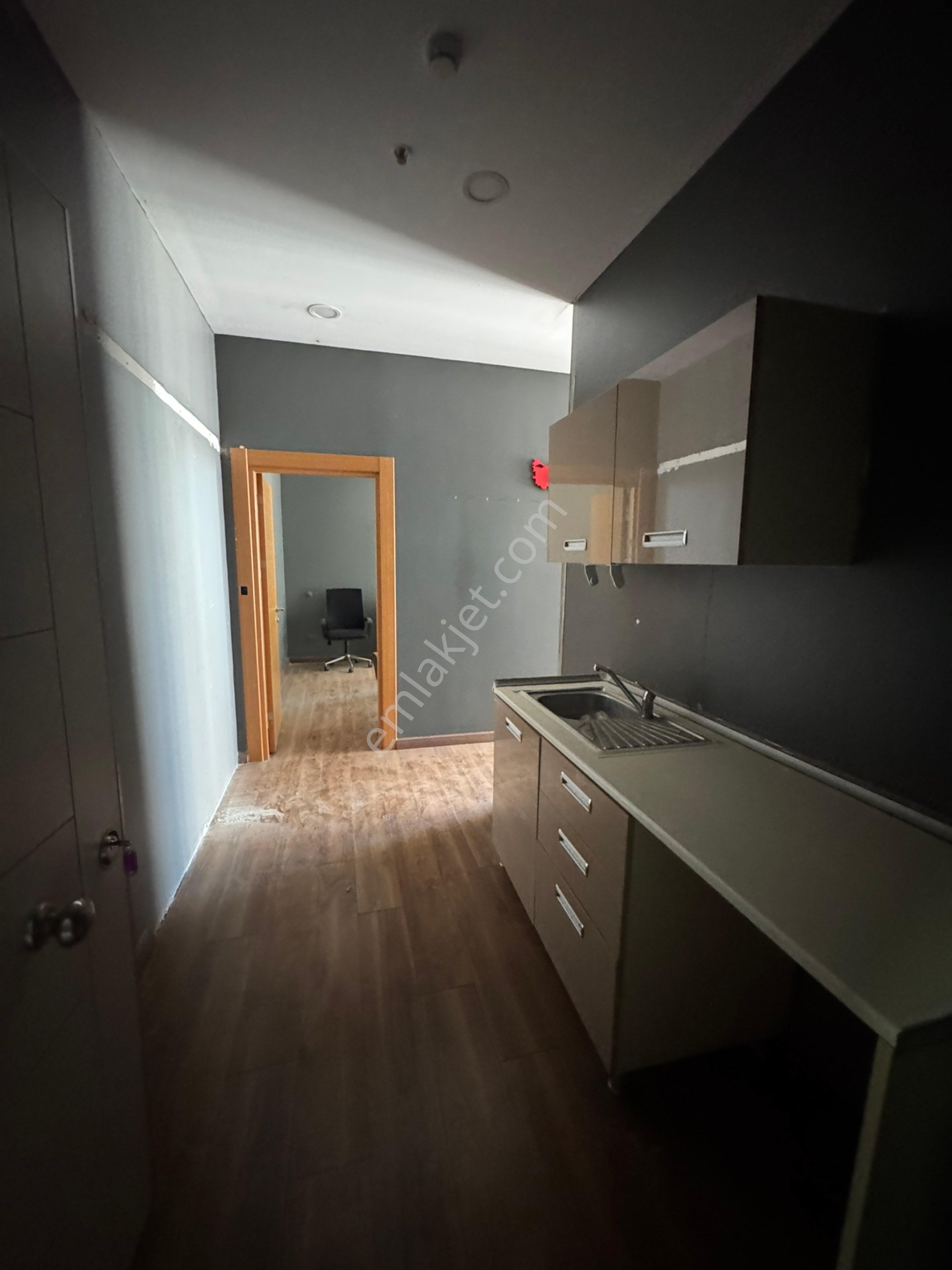 E 5 Komşu Plaza İçinde Kiralık Ofisler - Görsel 9