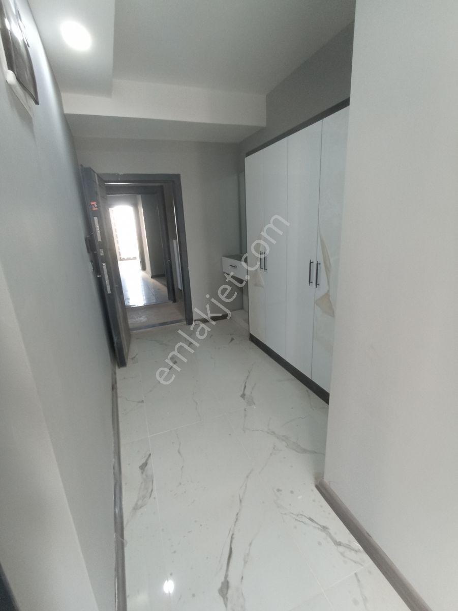 Atıcı'dan Belediye Civarı Zenbilci Bulvarında 2+1 Kiralık Daire - Görsel 2