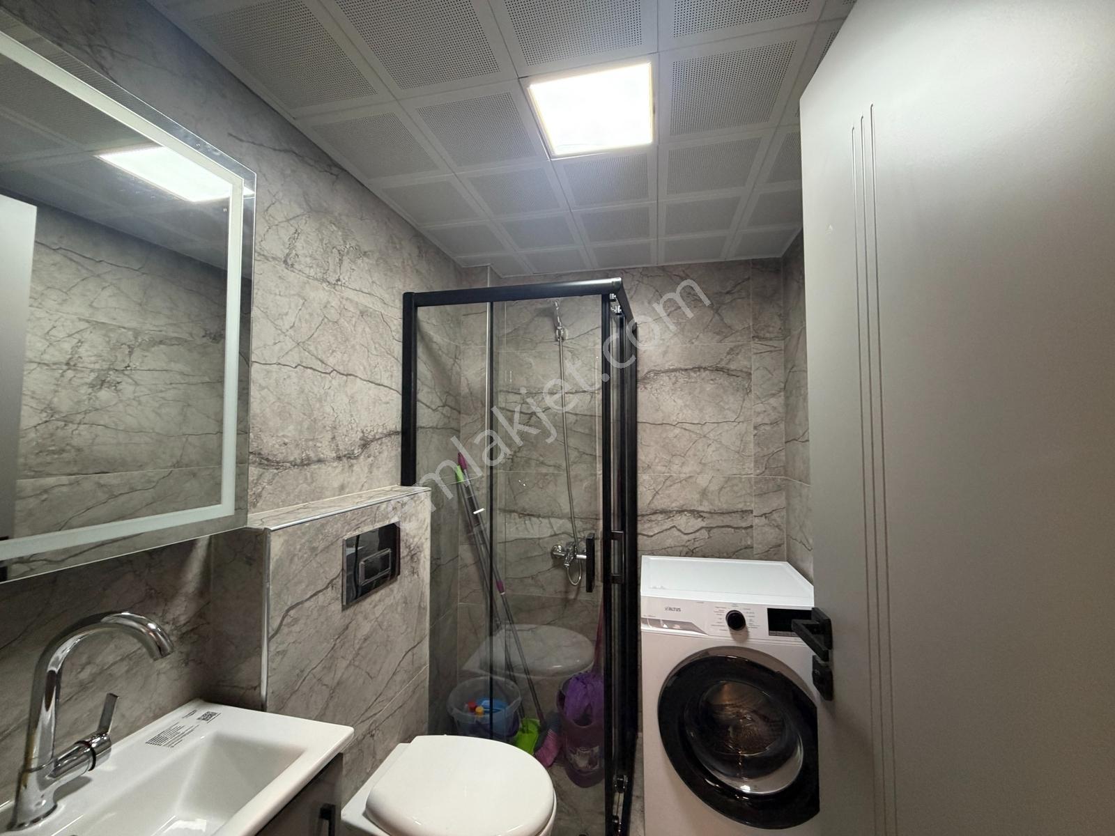 Alaçatıdan İncek'te Sıfır Eşyalı Lüks Kiralık 2+1 - Görsel 41