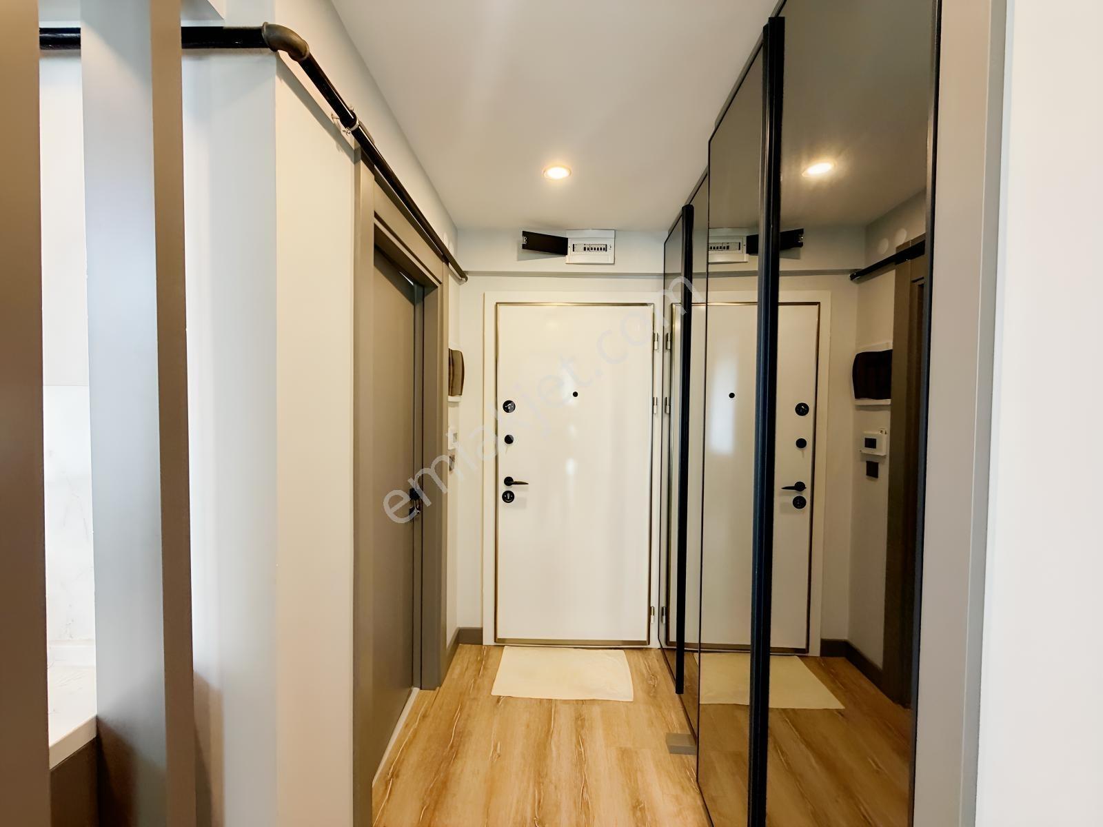 Alaçatıdan İncek'te Sıfır Eşyalı Lüks Kiralık 2+1 - Görsel 23