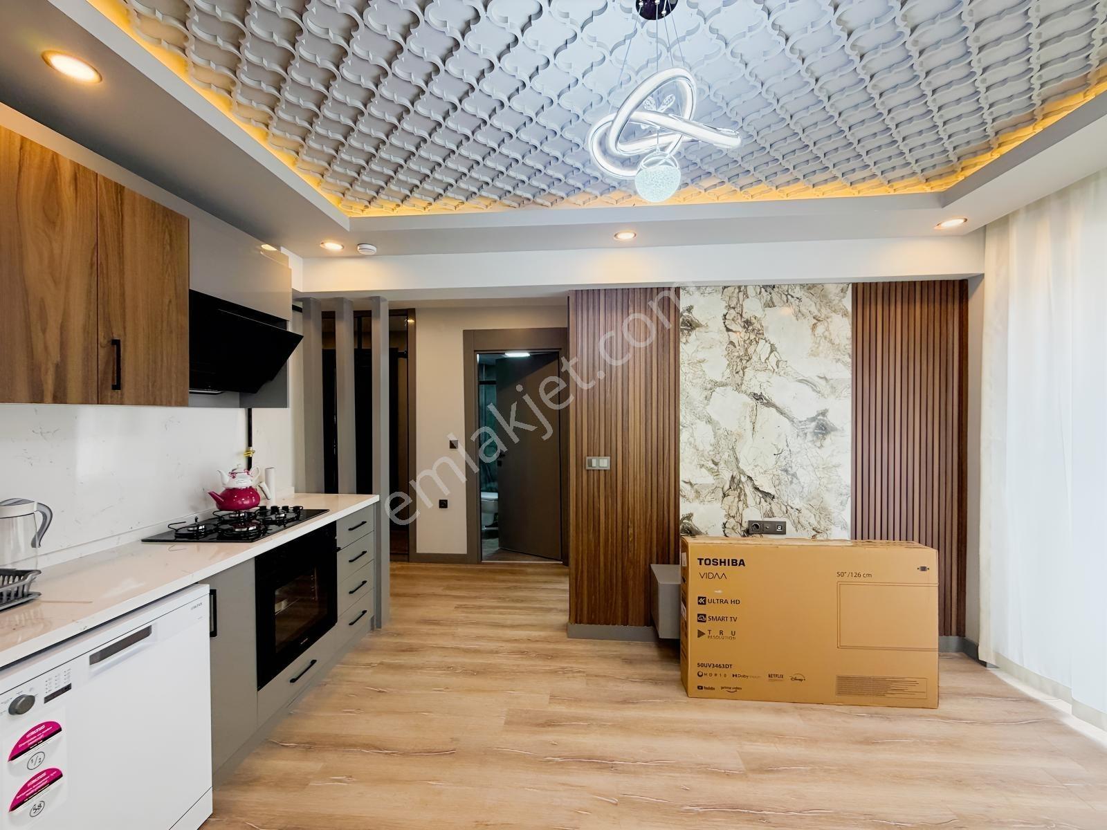 Alaçatıdan İncek'te Sıfır Eşyalı Lüks Kiralık 2+1 - Görsel 37