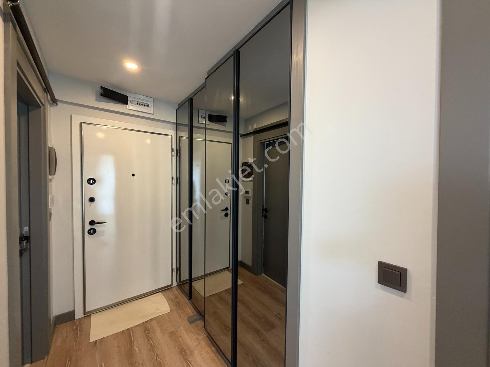 Alaçatıdan İncek'te Sıfır Eşyalı Lüks Kiralık 2+1 - Görsel 35