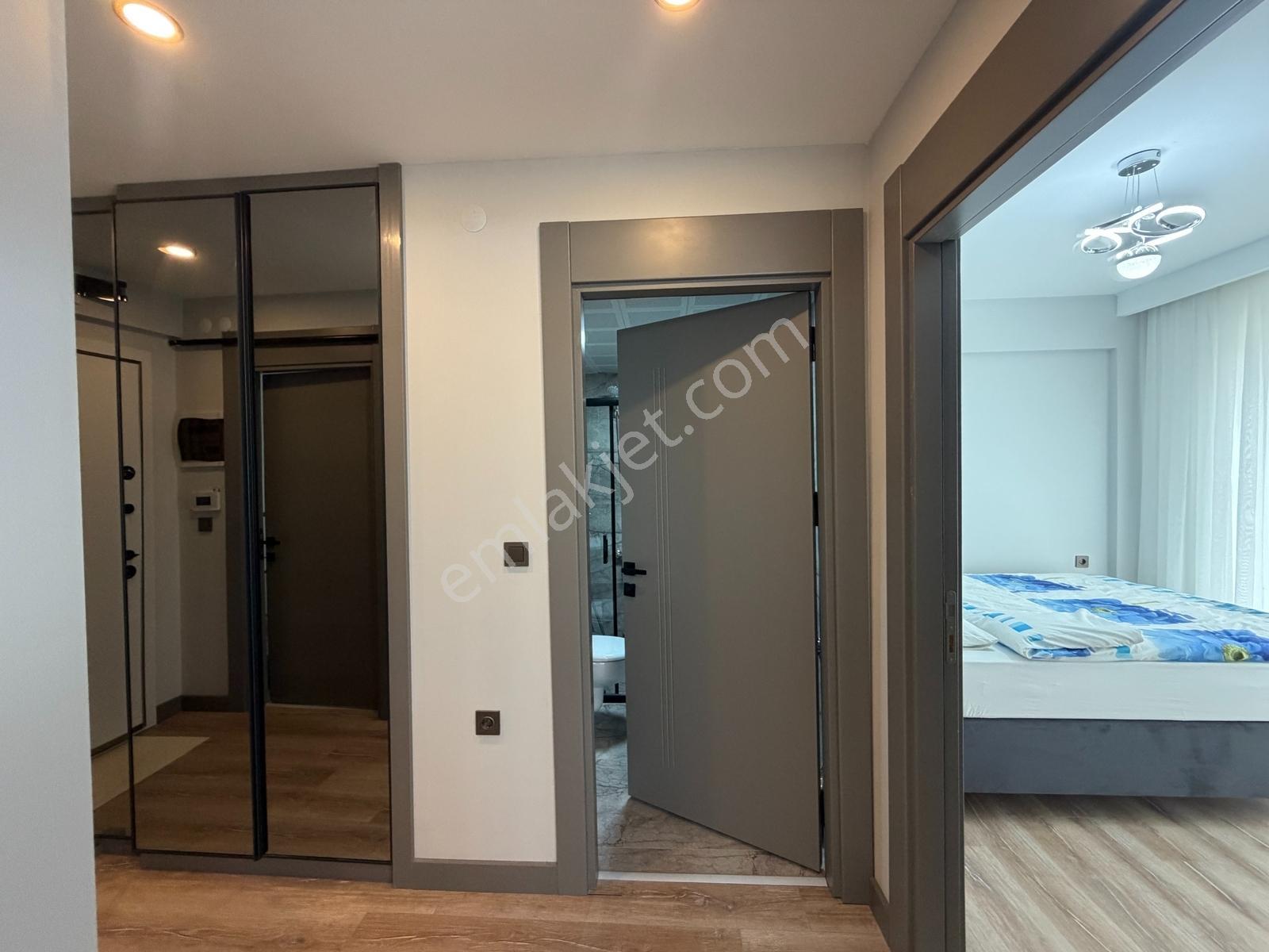 Alaçatıdan İncek'te Sıfır Eşyalı Lüks Kiralık 2+1 - Görsel 16