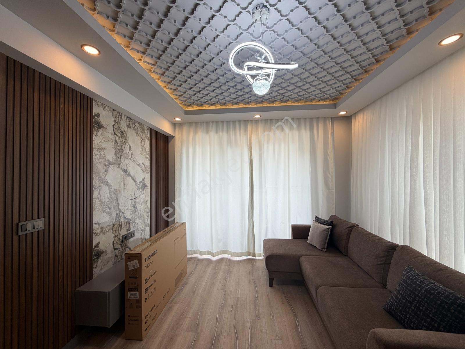 Alaçatıdan İncek'te Sıfır Eşyalı Lüks Kiralık 2+1 - Görsel 4