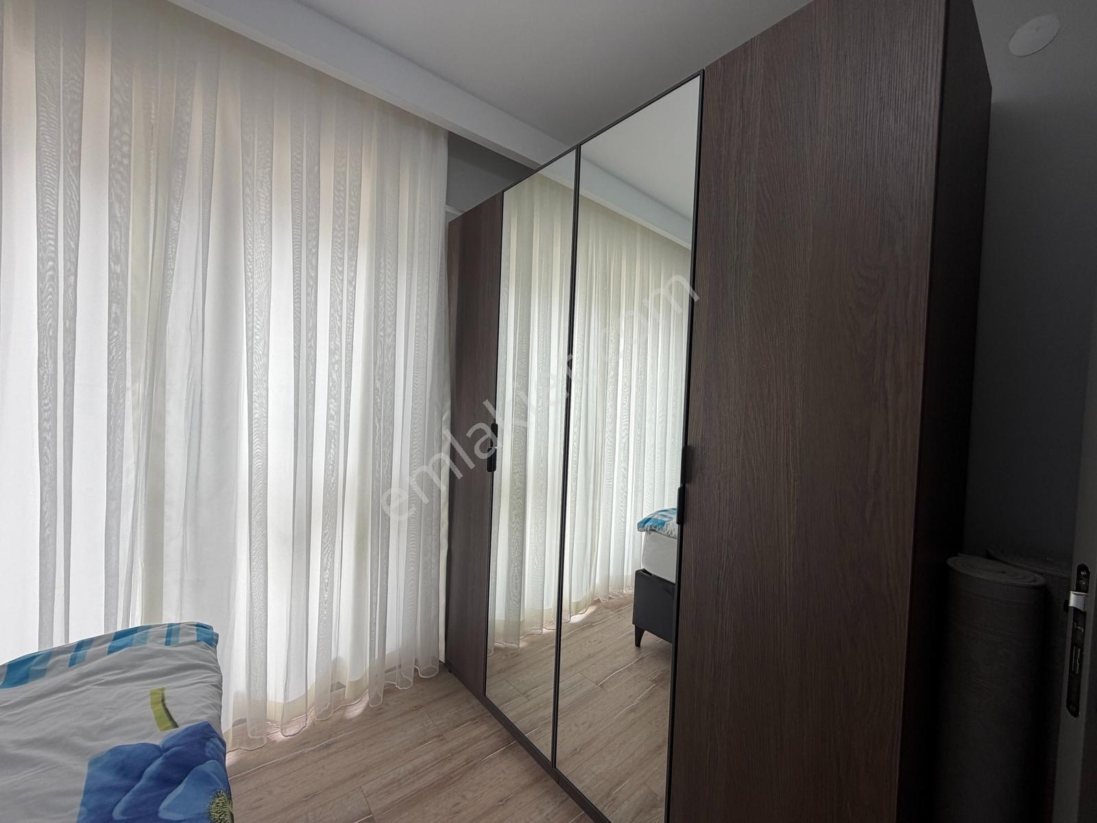 Alaçatıdan İncek'te Sıfır Eşyalı Lüks Kiralık 2+1 - Görsel 14