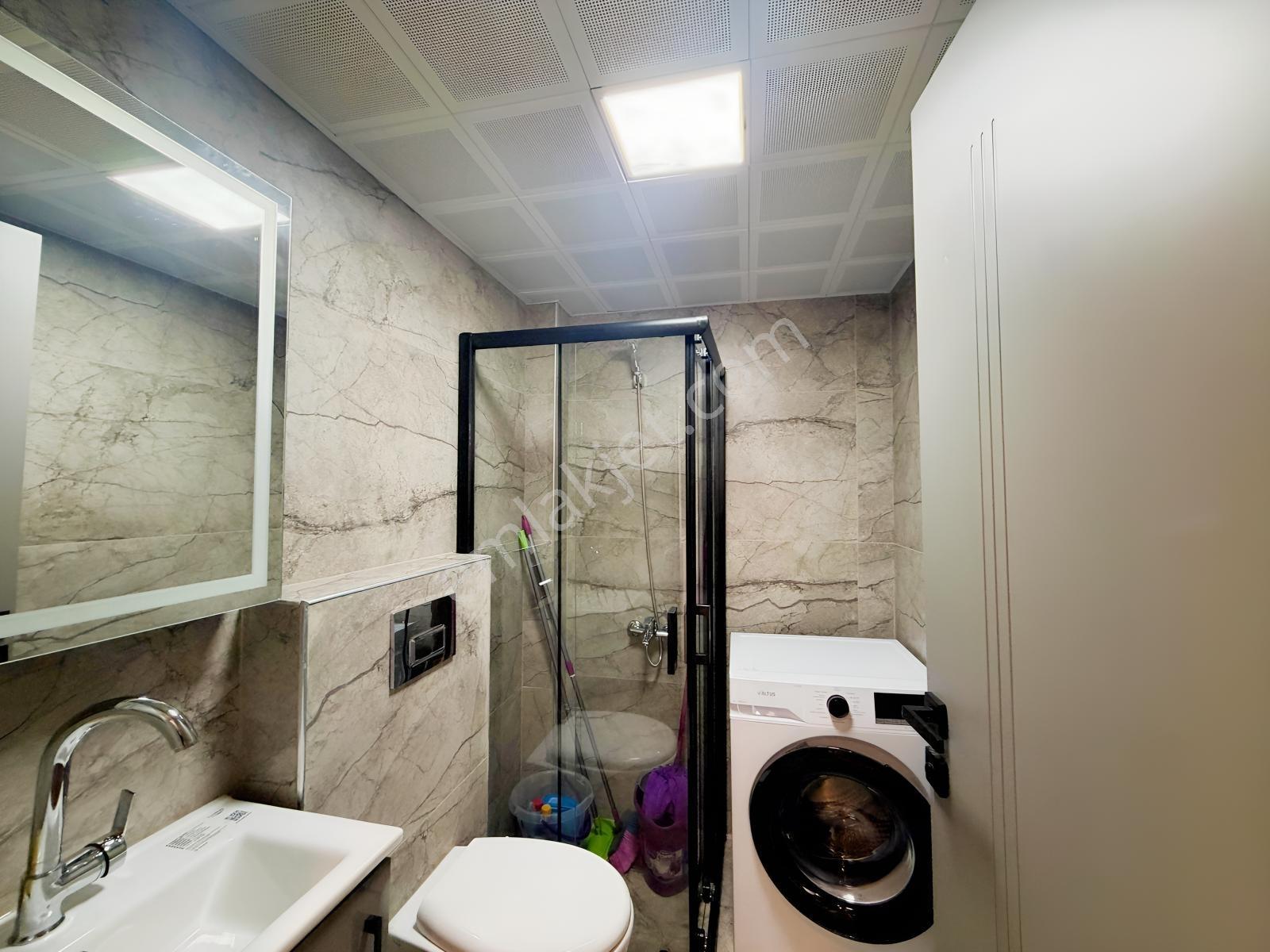 Alaçatıdan İncek'te Sıfır Eşyalı Lüks Kiralık 2+1 - Görsel 26