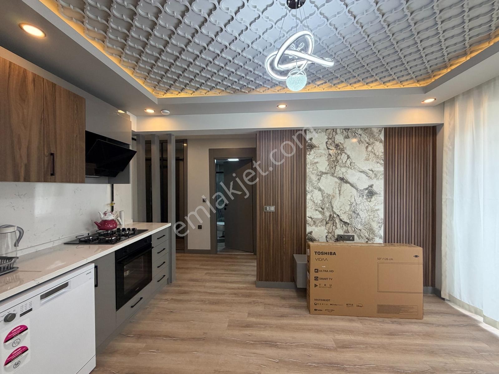 Alaçatıdan İncek'te Sıfır Eşyalı Lüks Kiralık 2+1 - Görsel 24