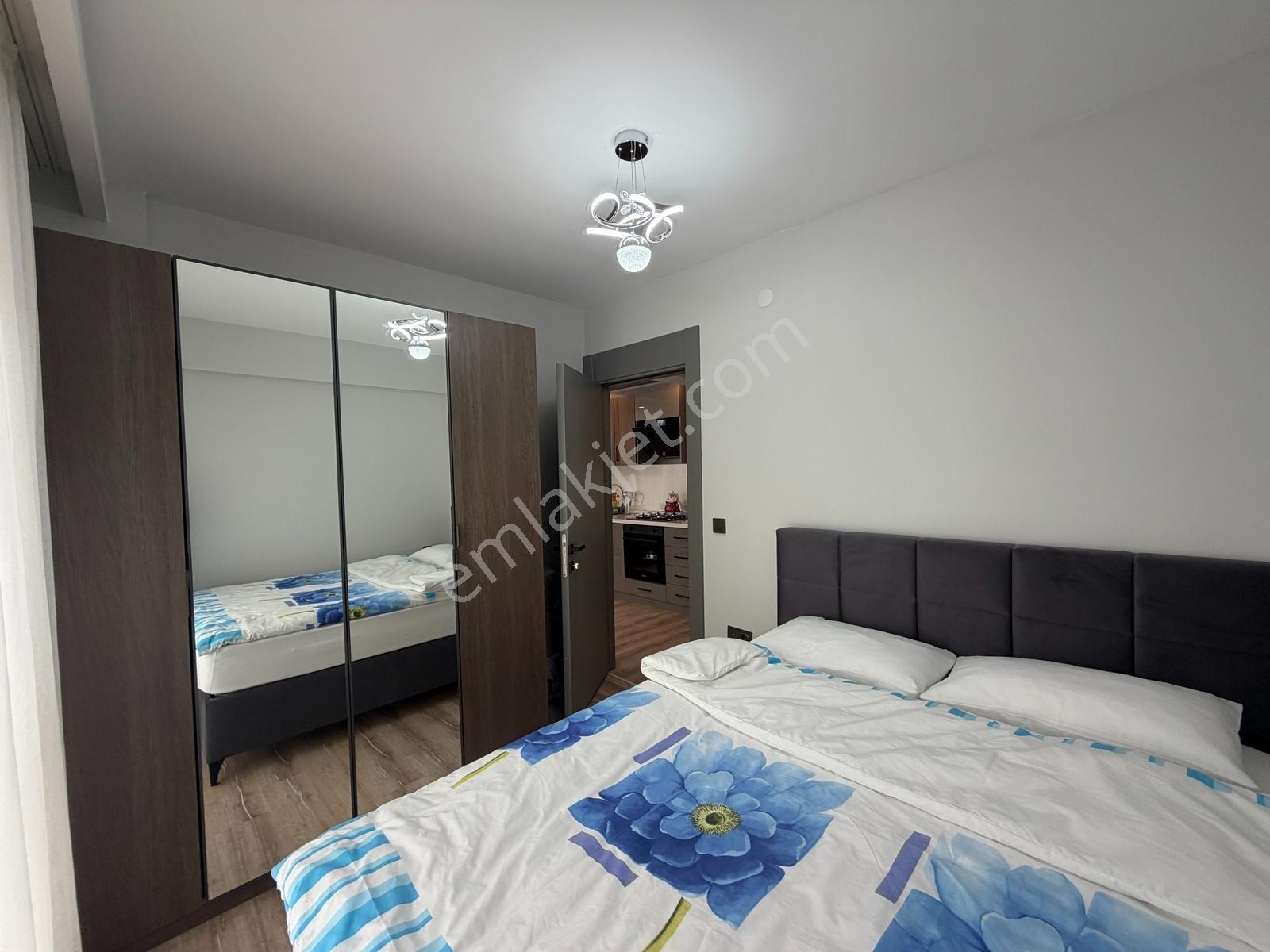 Alaçatıdan İncek'te Sıfır Eşyalı Lüks Kiralık 2+1 - Görsel 20