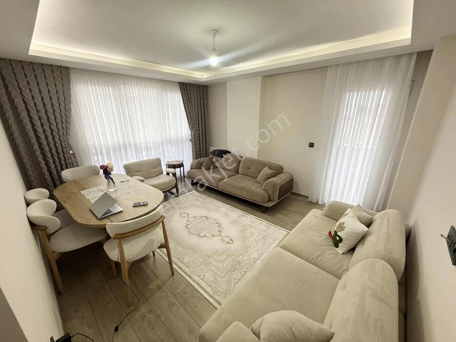 Demir İnşaattan Site İçerisinde Otoparklı 12.kat Daire