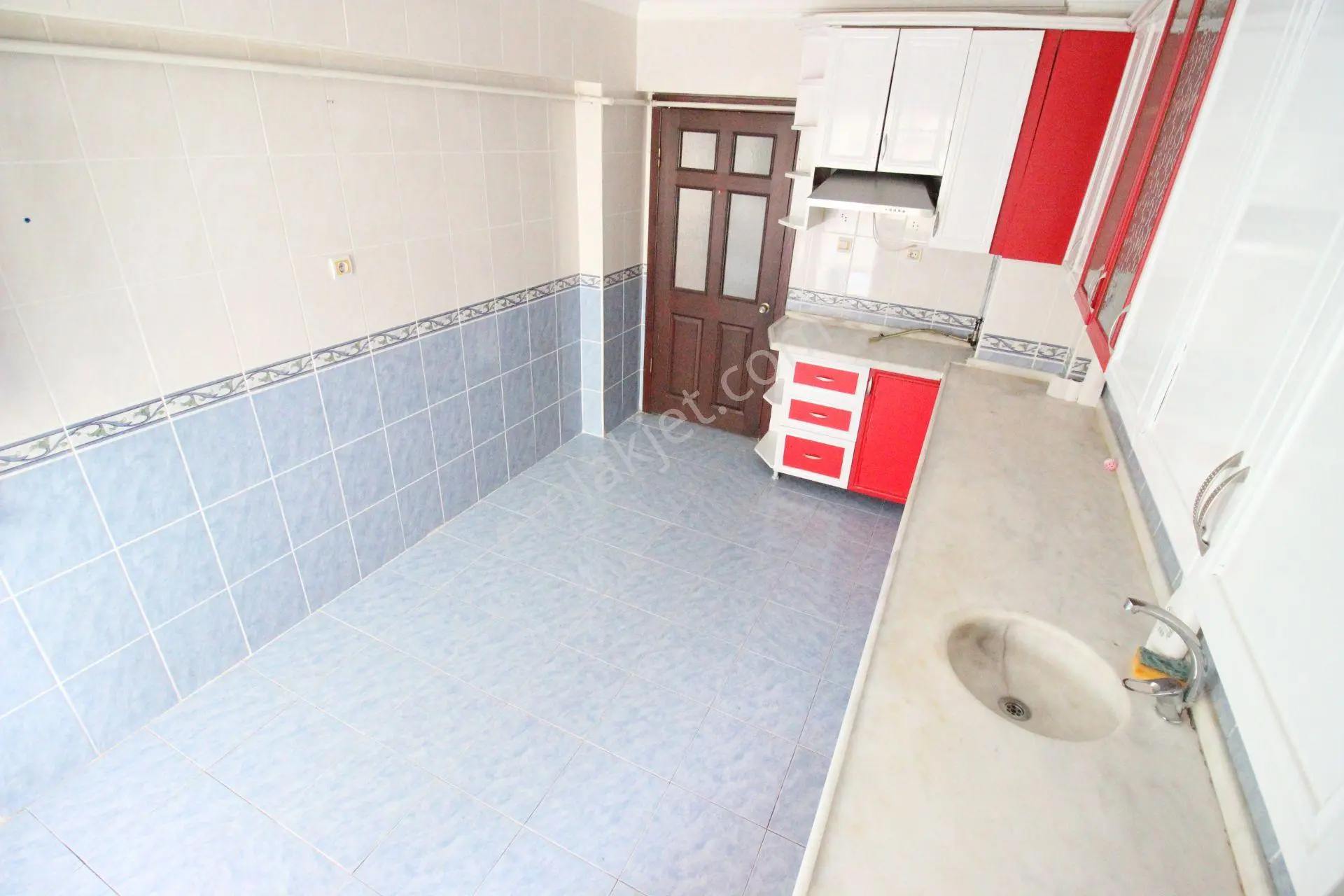 Hemdem Gayrimenkul'den Topçu'da Arakatta Ebeveyn Banyolu 3+1 Kiralık Daire - Görsel 3
