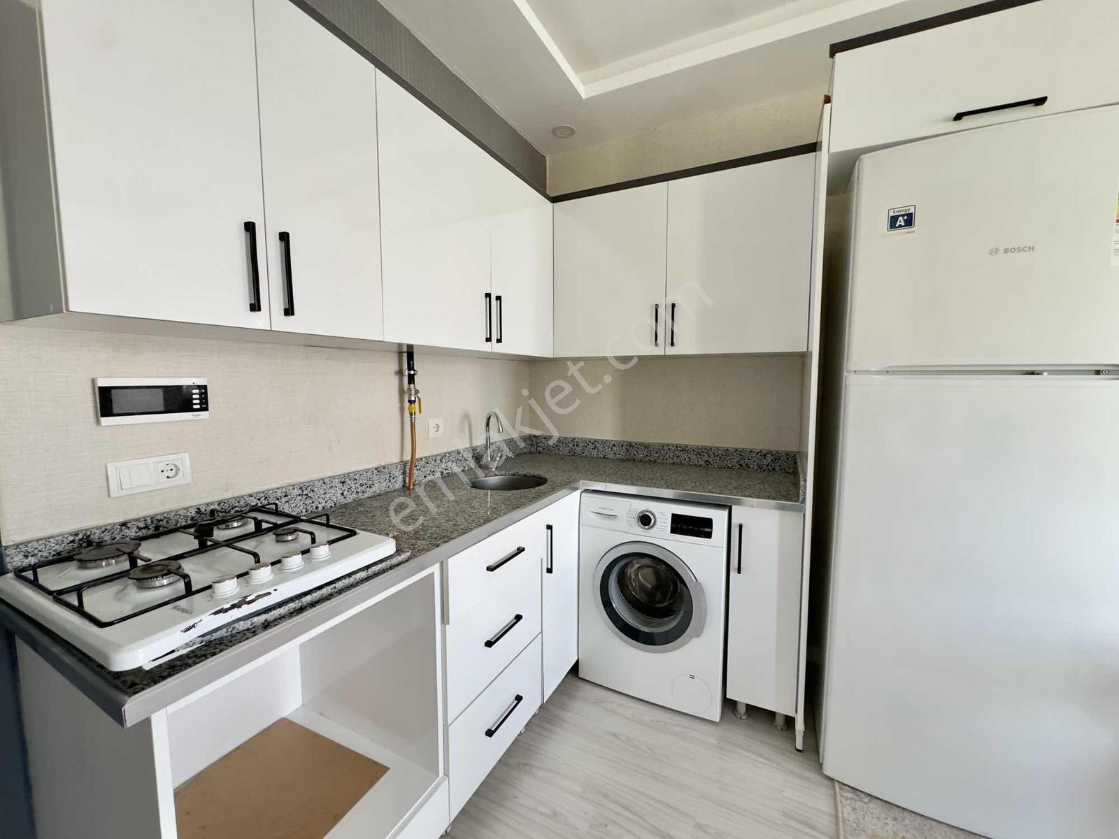 Yasin Batan'dan Hazır Kiracılı Acil Satılık 1+1 Eşyalı Daire - Görsel 13