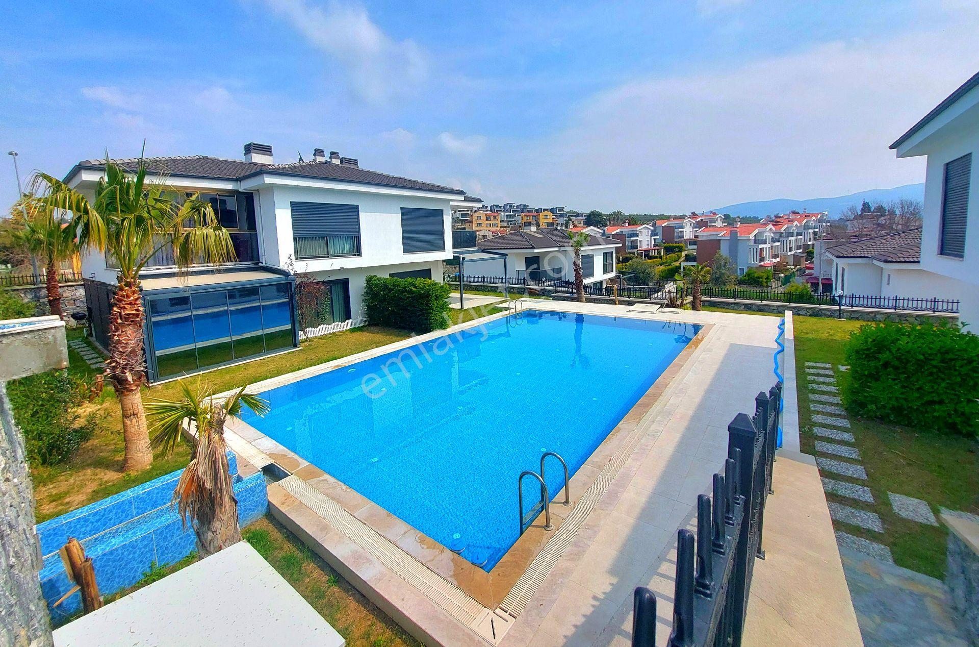 Kuşadasında Havuzlu Ve Sosyal Alanlı Sitede Bahçeli Sıfır Villa - Görsel 7