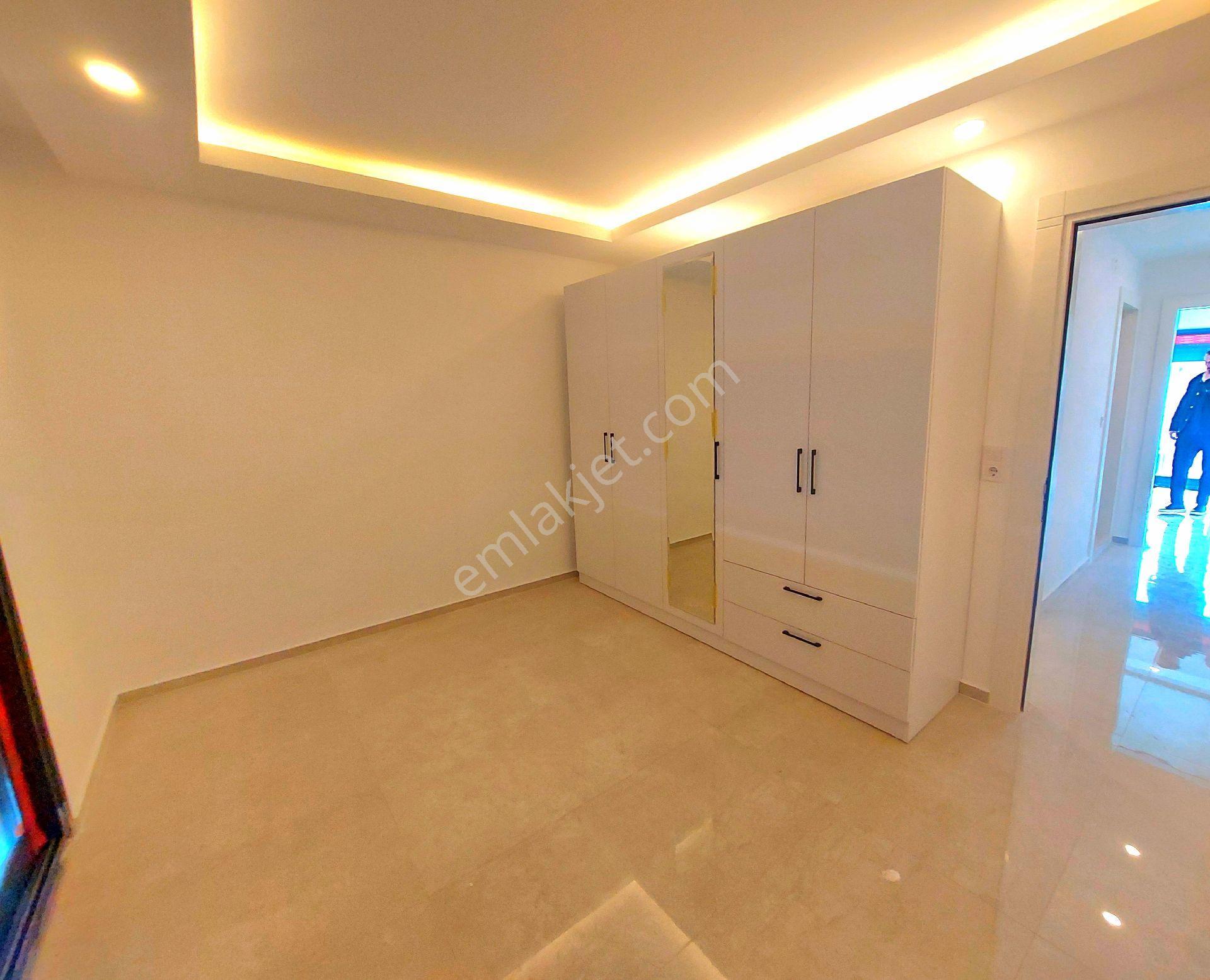 Kuşadasında Havuzlu Ve Sosyal Alanlı Sitede Bahçeli Sıfır Villa - Görsel 24